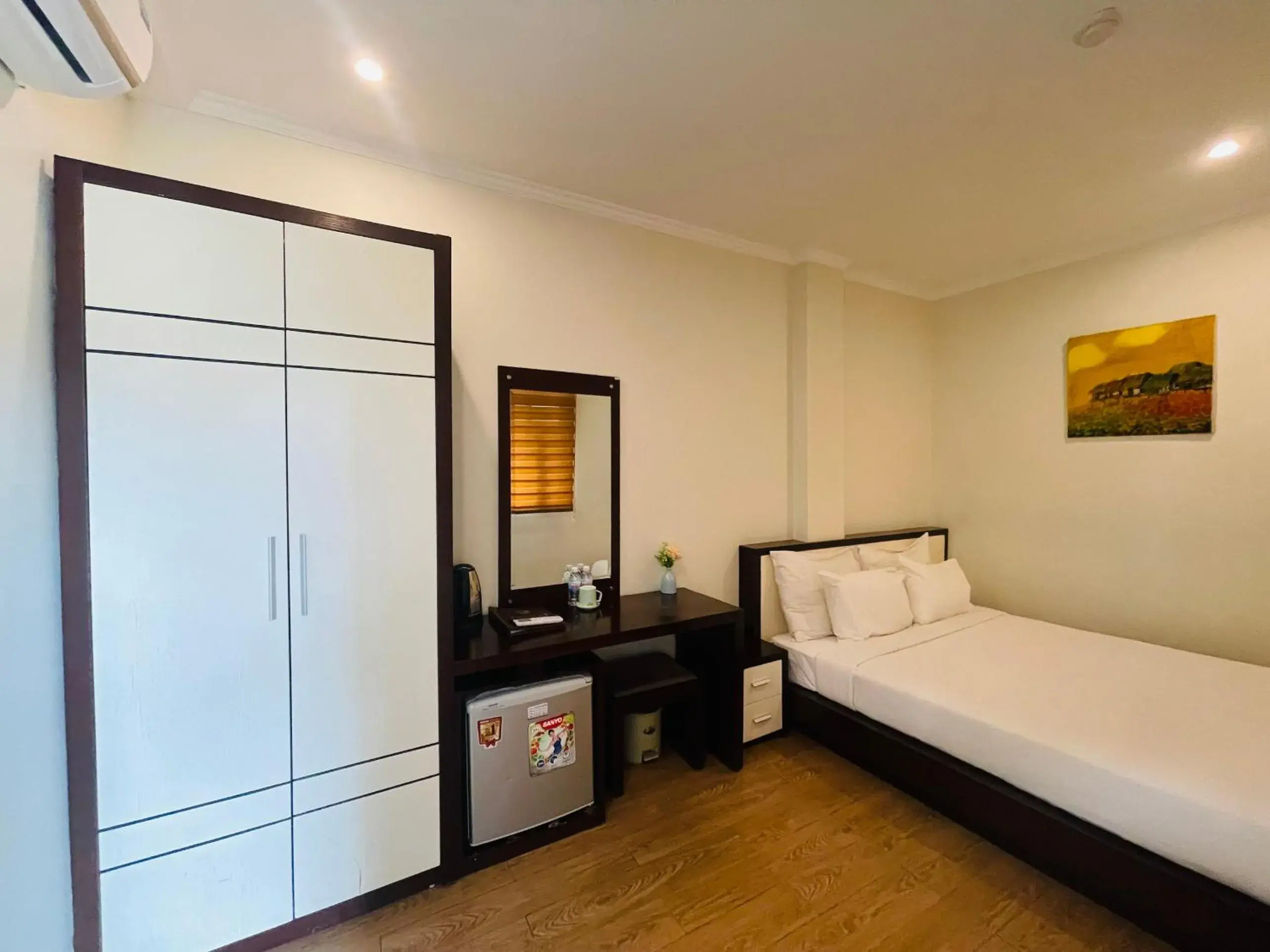 Superior Double Room - single occupancy in Rising Dragon Hotel Superior Double Room - single occupancy in Rising Dragon Hotel
