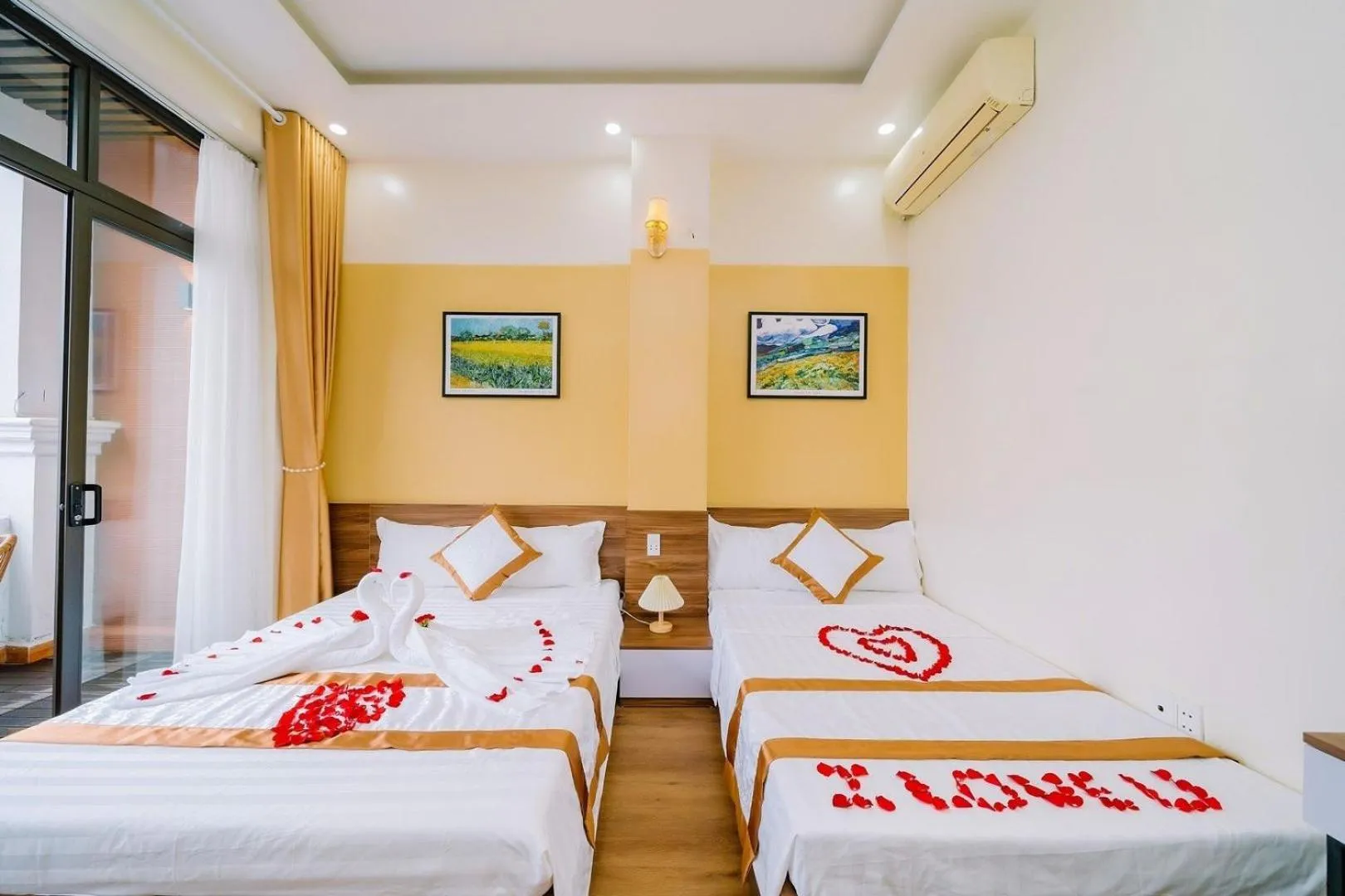 Lang Chai Metrpolis Cat Ba Hotel and Restaurant