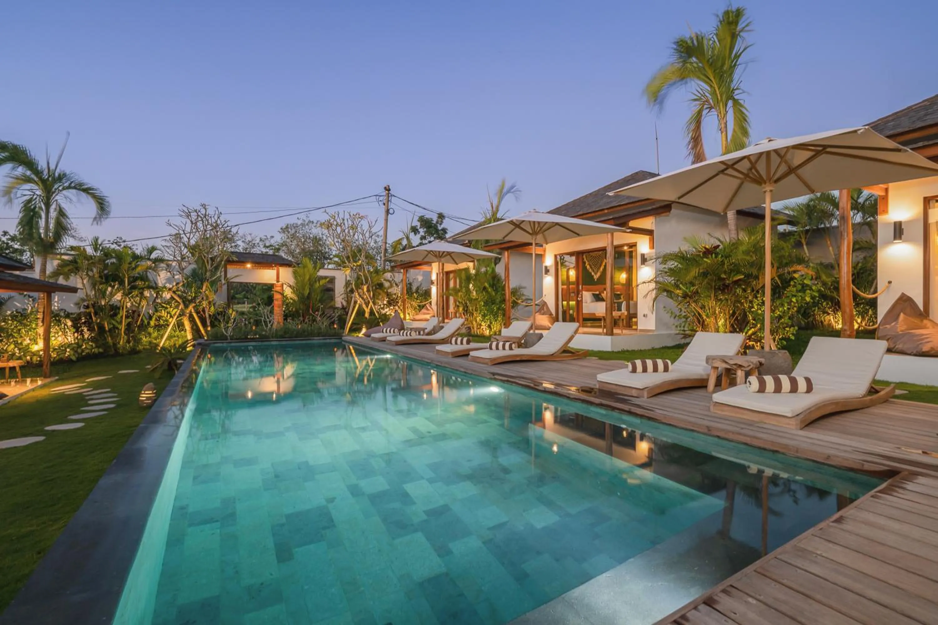 Swimming pool in EHOA NYANYI BEACH Boutique Hotel - In front of entrance to NUANU
