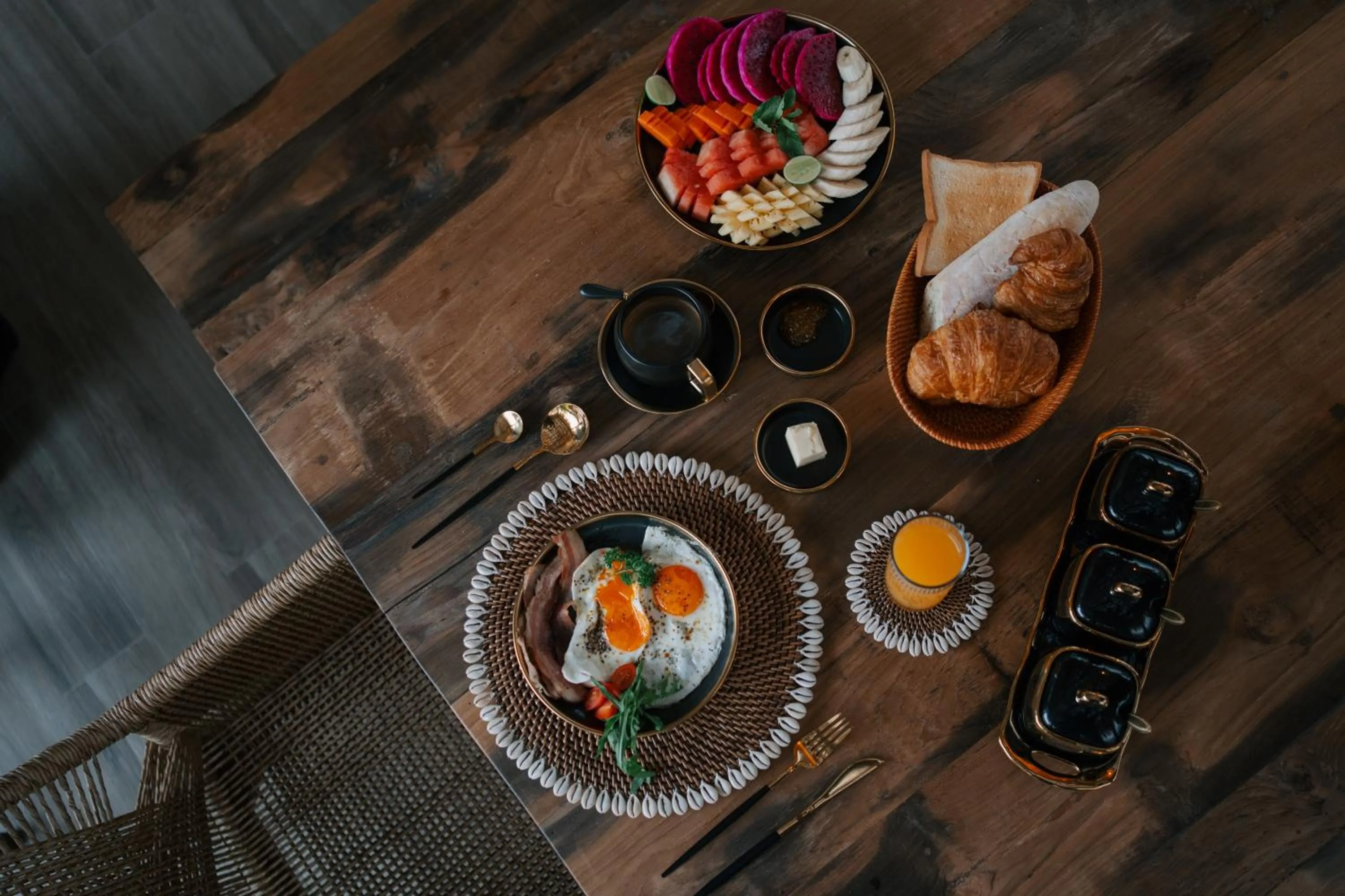 Breakfast in EHOA NYANYI BEACH Boutique Hotel - In front of entrance to NUANU
