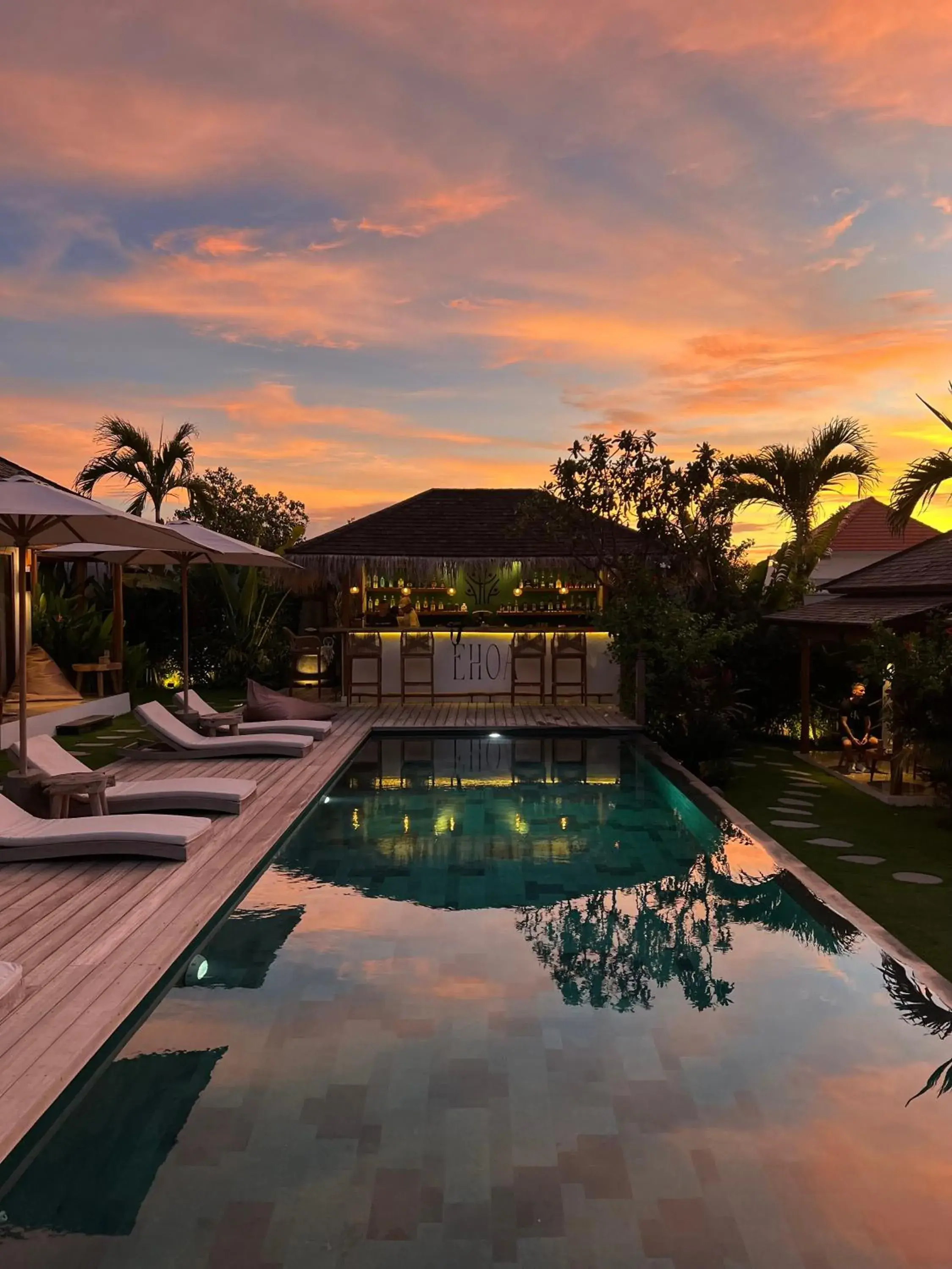 Pool view in EHOA NYANYI BEACH Boutique Hotel - In front of entrance to NUANU Pool view in EHOA NYANYI BEACH Boutique Hotel - In front of entrance to NUANU