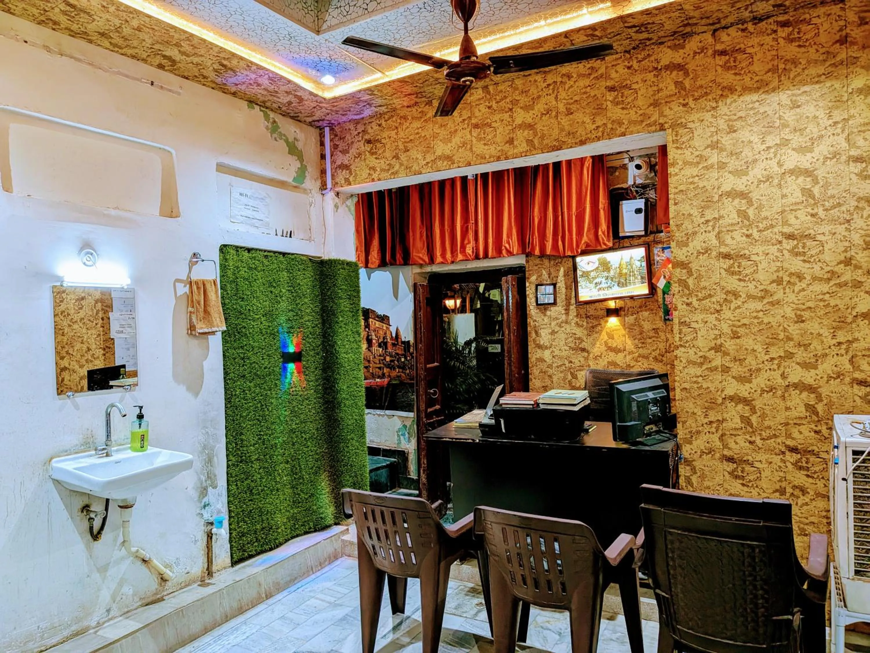 Maa Tara AC Home Stay