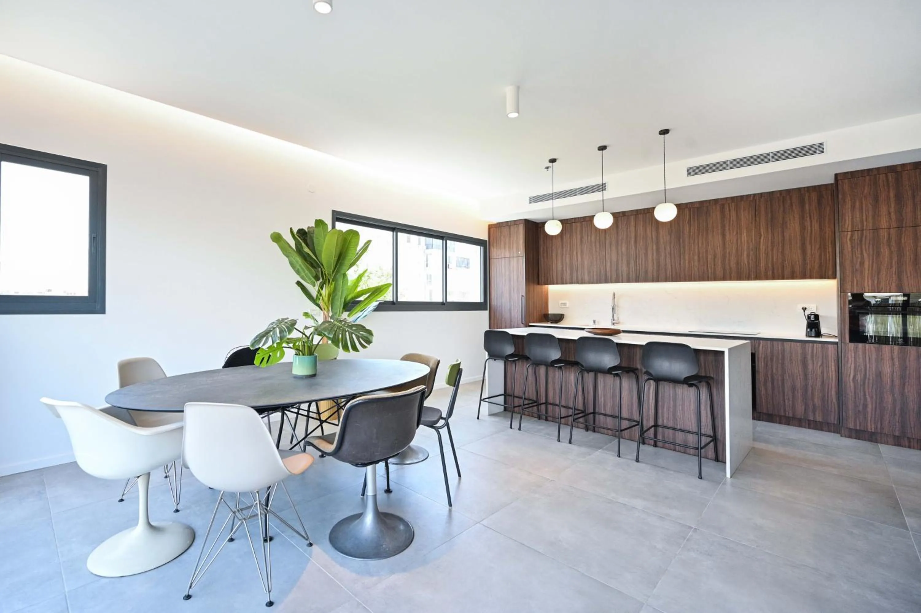 Modern 3BR retreat in the Old North by HolyGuest