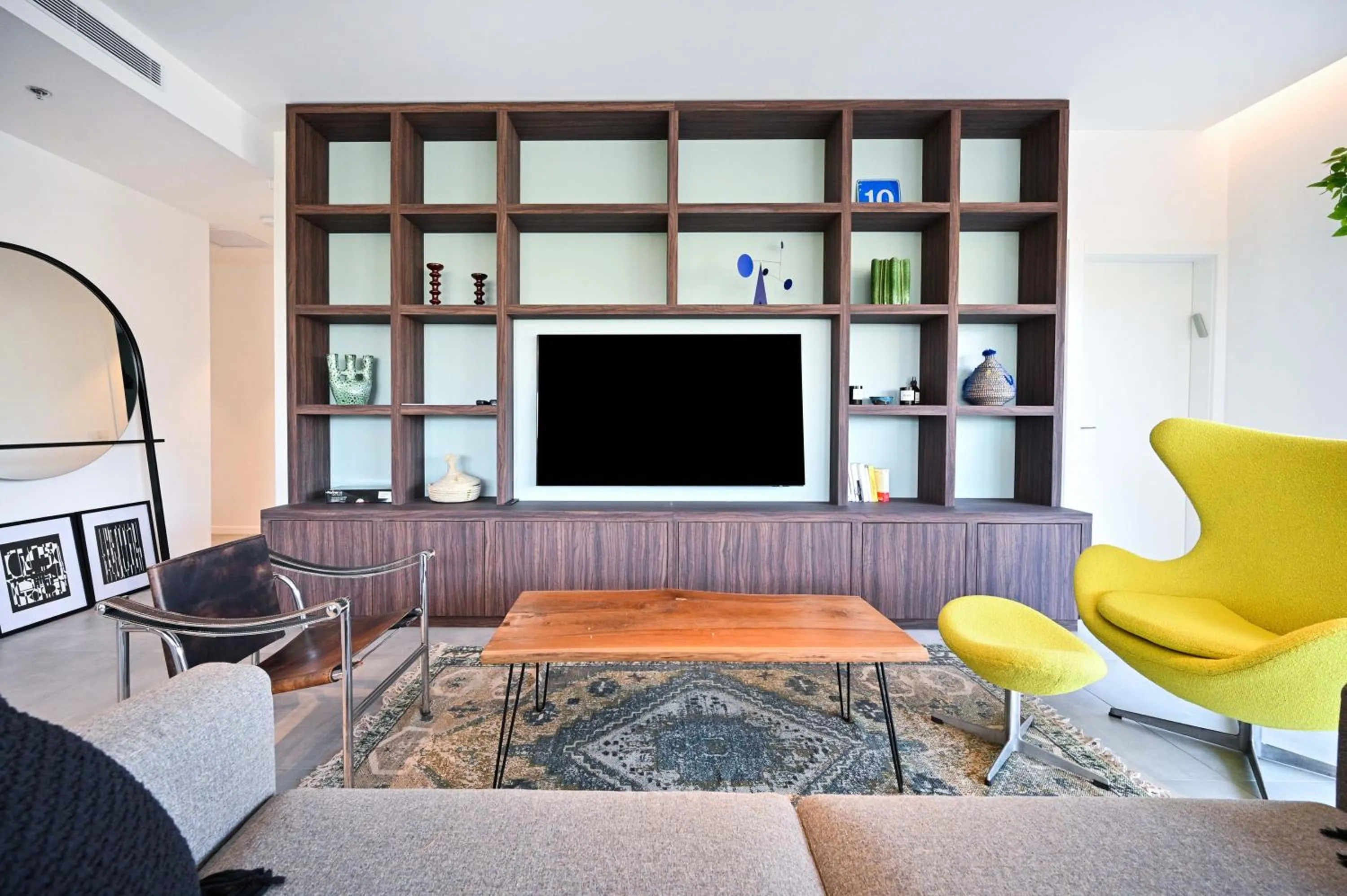 Modern 3BR retreat in the Old North by HolyGuest