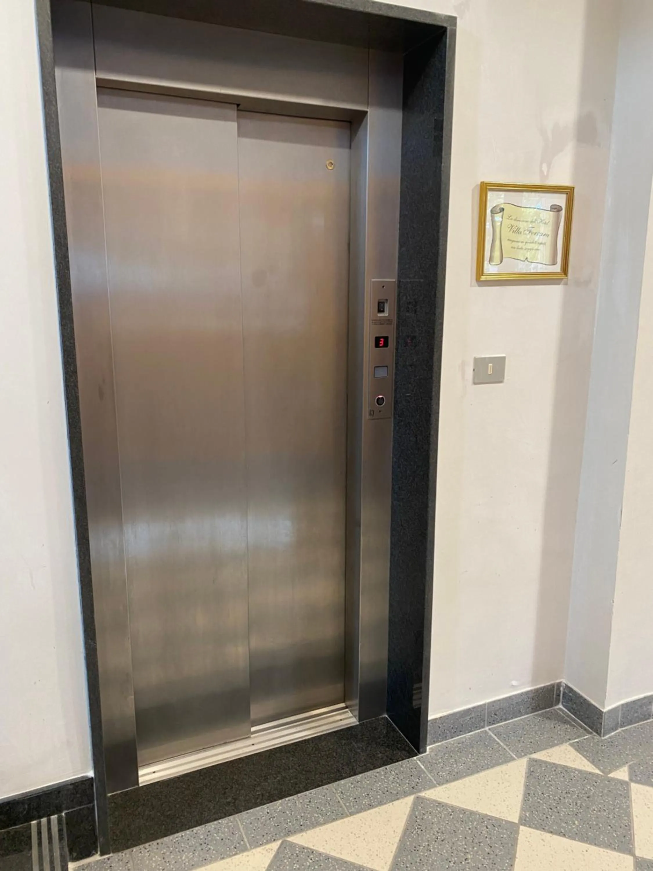 elevator in Hotel Ferrara