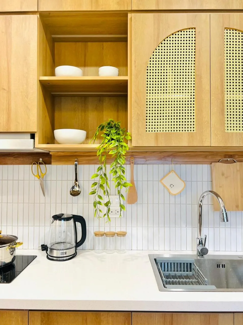 iRest Orange Tay Ho Lakeside Apartment