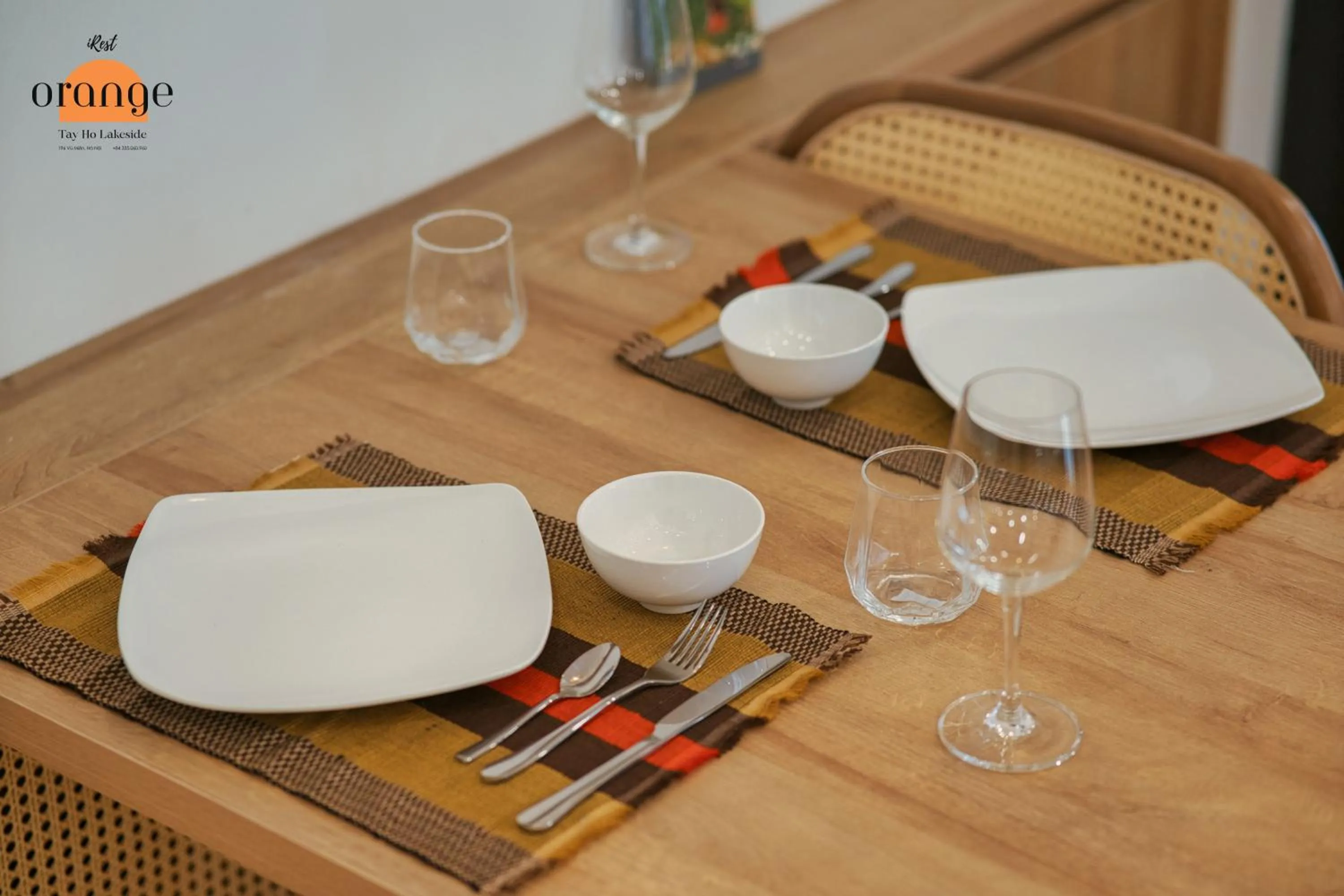 Dining area in iRest Orange Tay Ho Lakeside Apartment