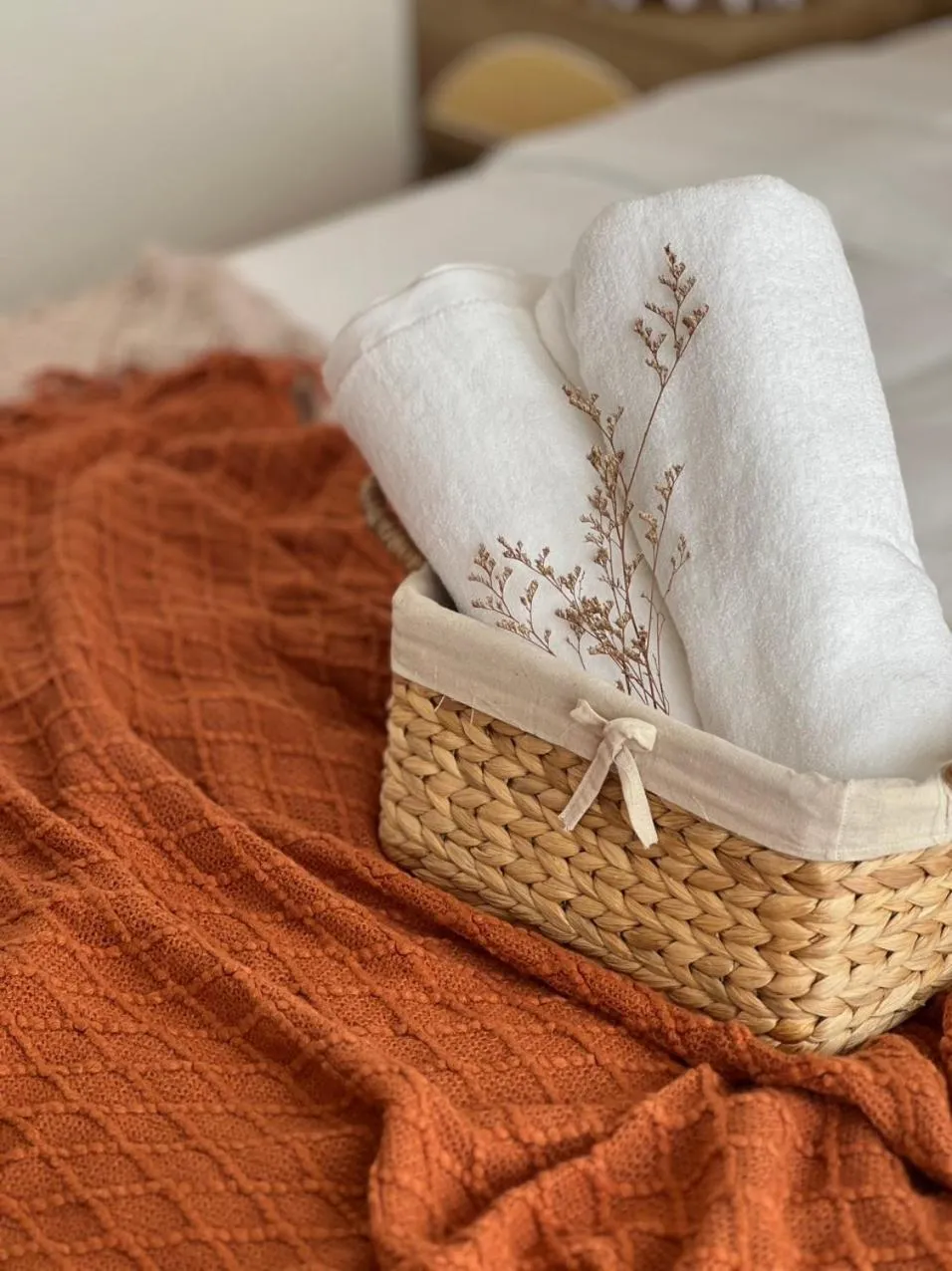 Bed in iRest Orange Tay Ho Lakeside Apartment