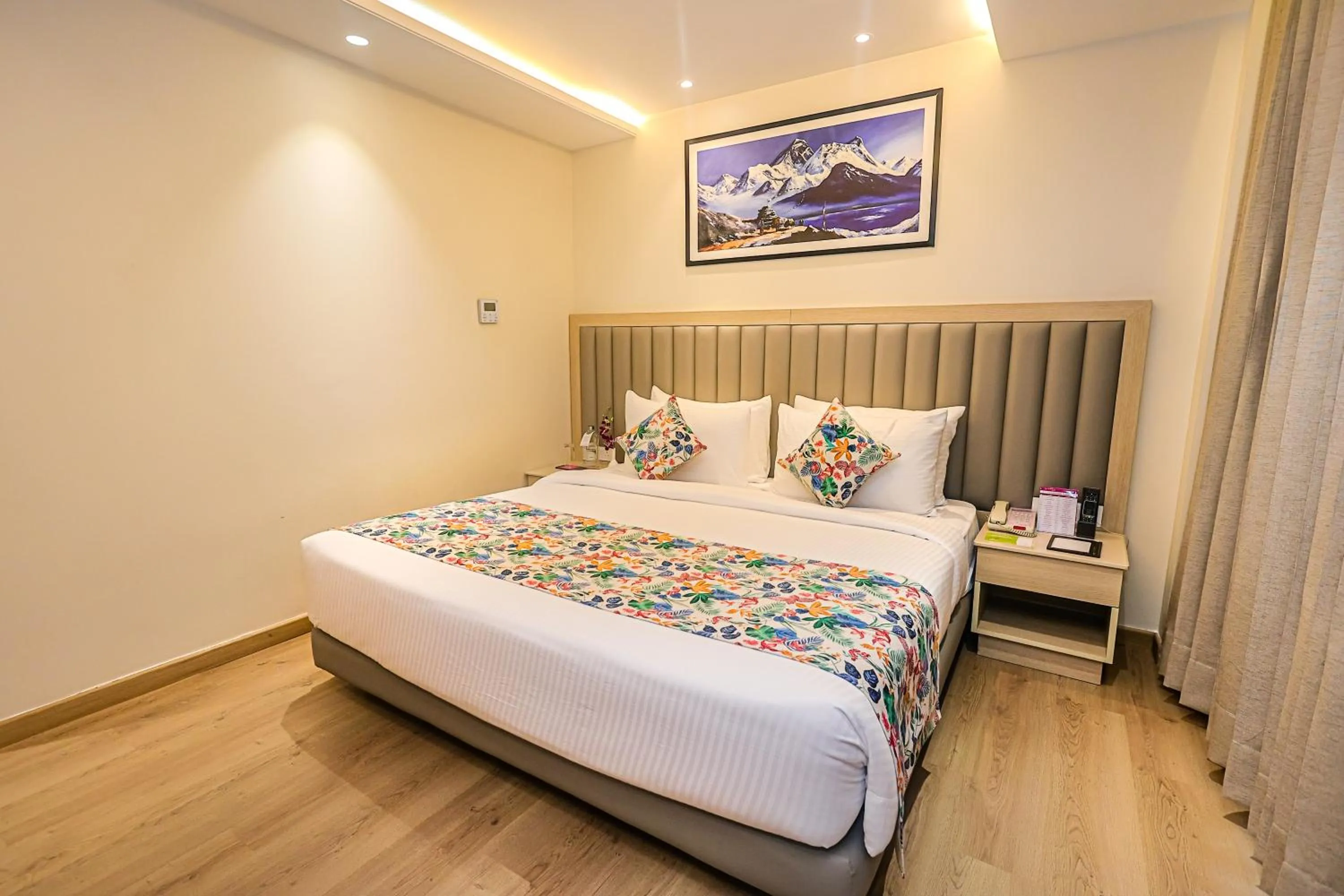 Bedroom, Bed in Regenta Inn Luxinna Heights Mcleodganj