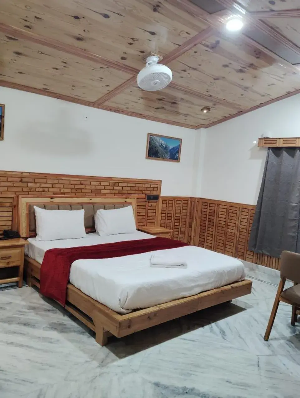 Bedroom, Bed in Hotel CM Palace - Pure Vegetarian Bedroom, Bed in Hotel CM Palace - Pure Vegetarian