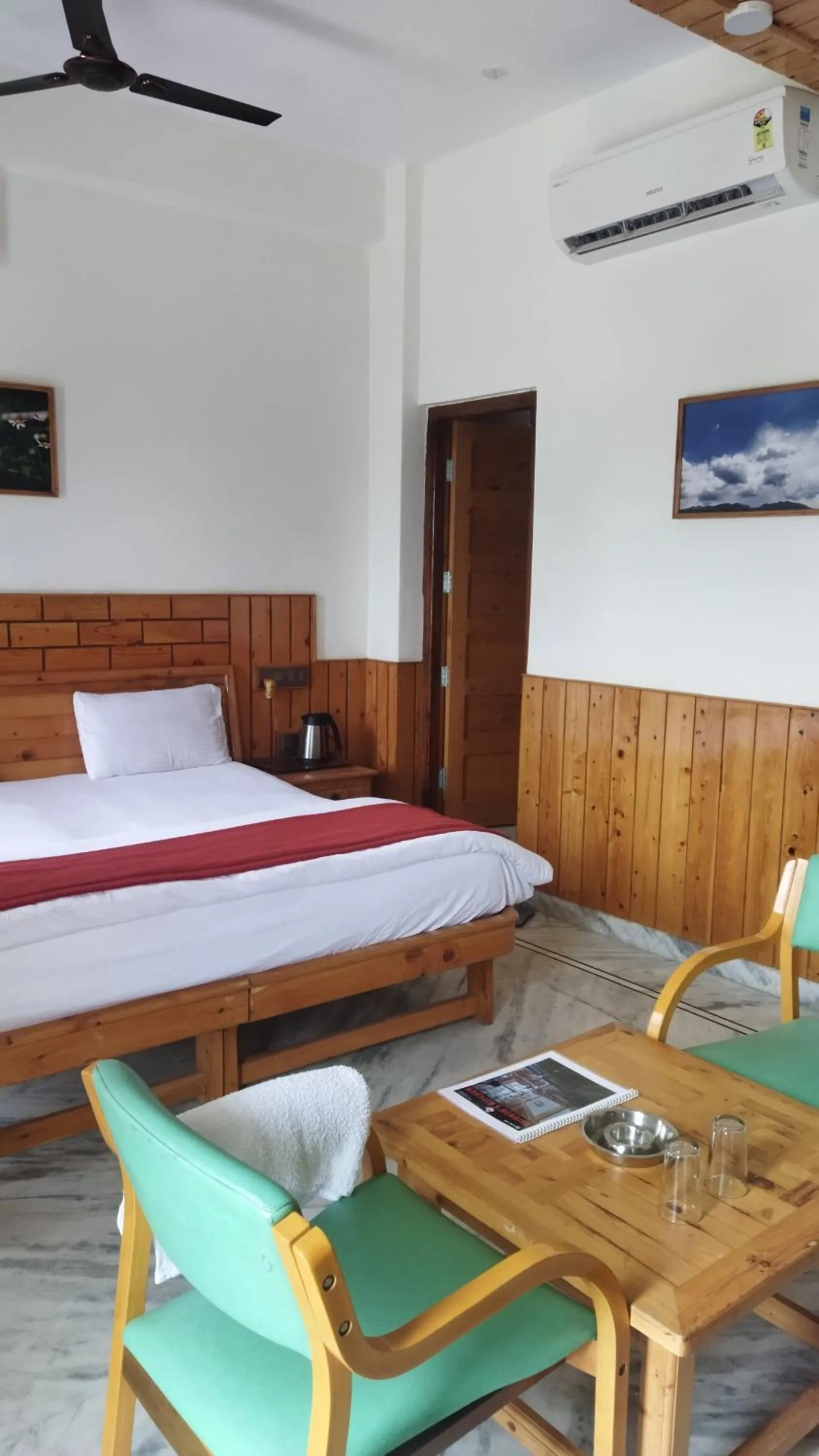 Bed in Hotel CM Palace - Pure Vegetarian