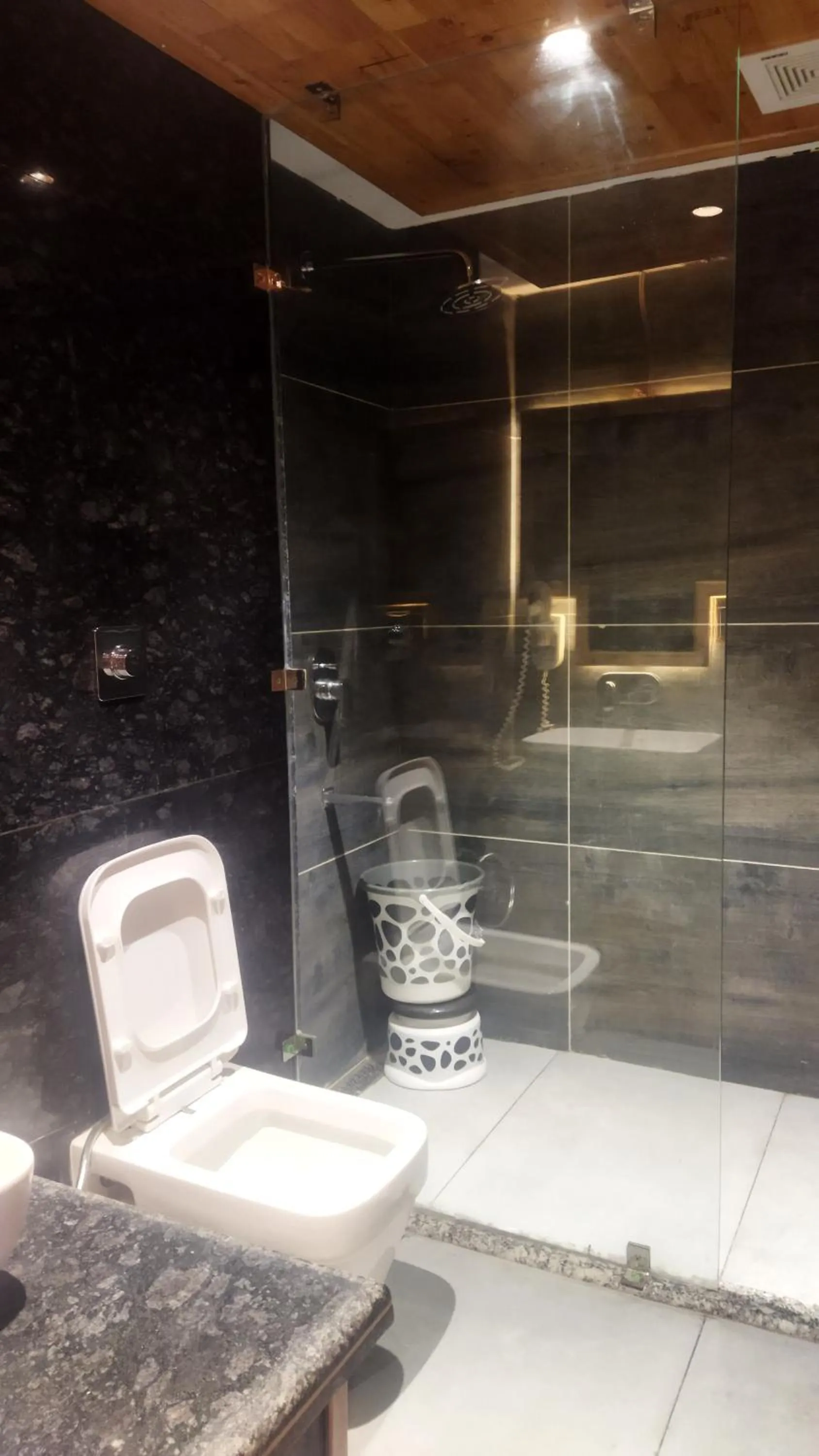 Bathroom in Hotel CM Palace - Pure Vegetarian