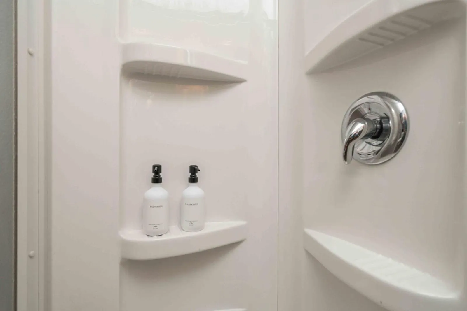 Shower in Grand Palace