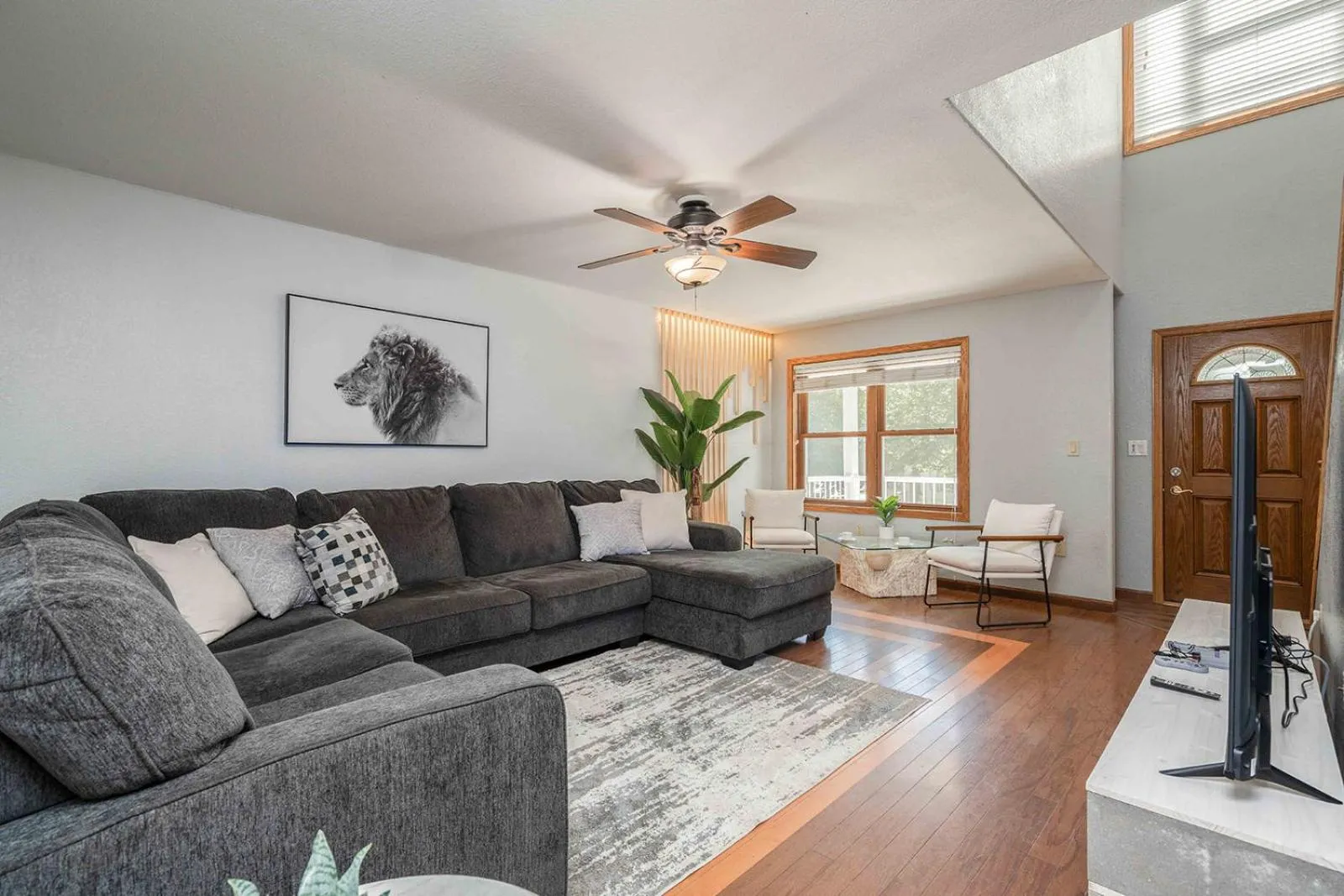 TV and multimedia in Grand Palace