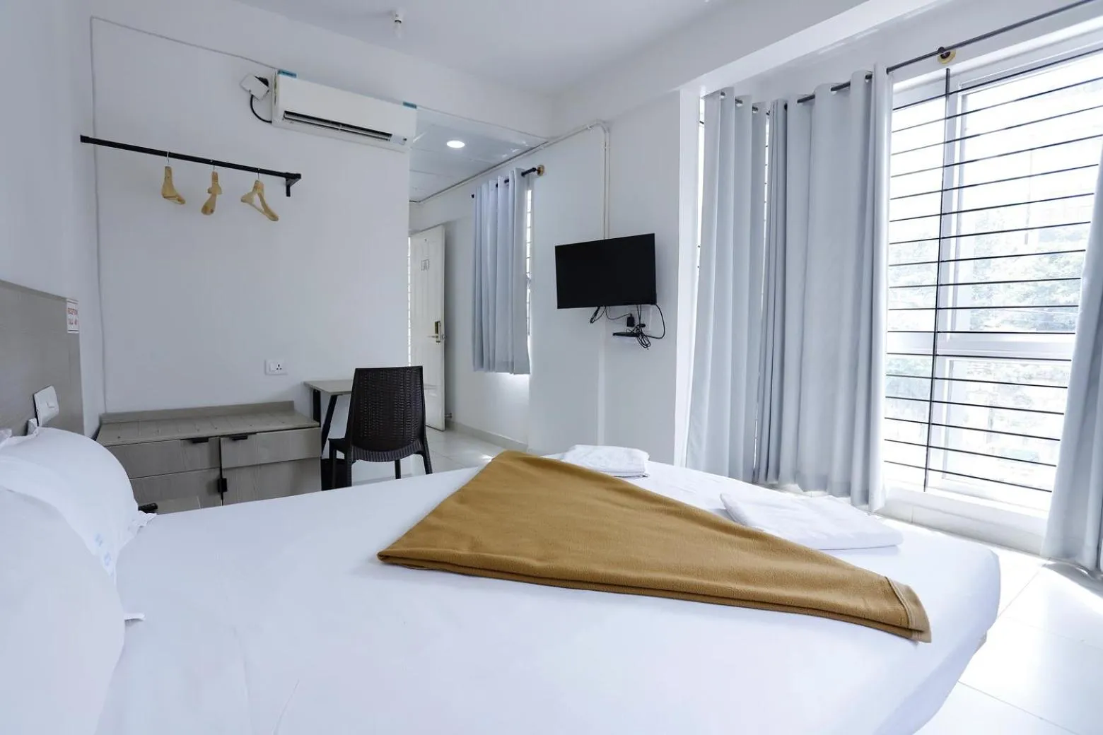 Bed in Hotel Gurudev Residency
