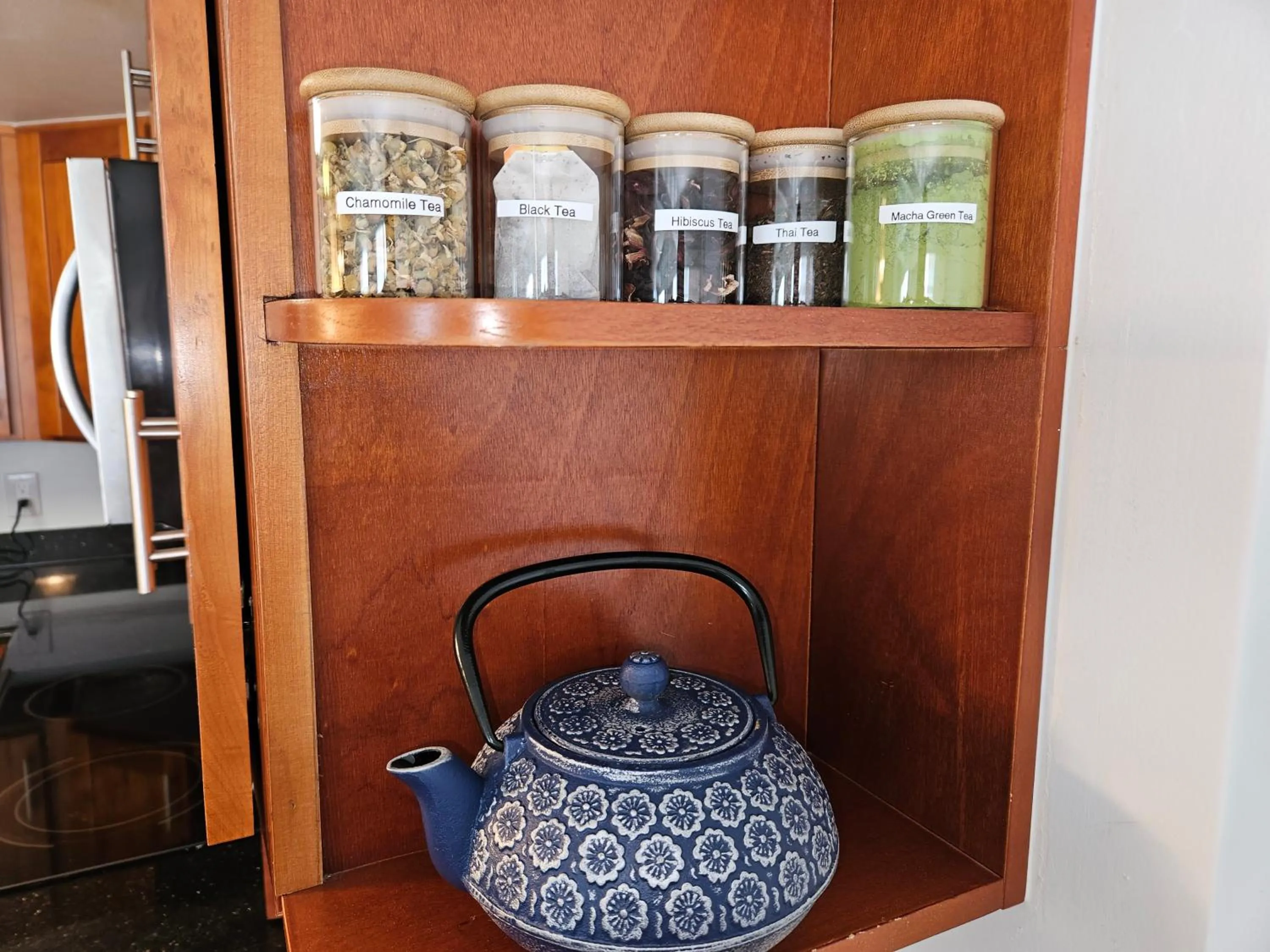 Ilikai Hotel Condo with Kitchen and Ocean View