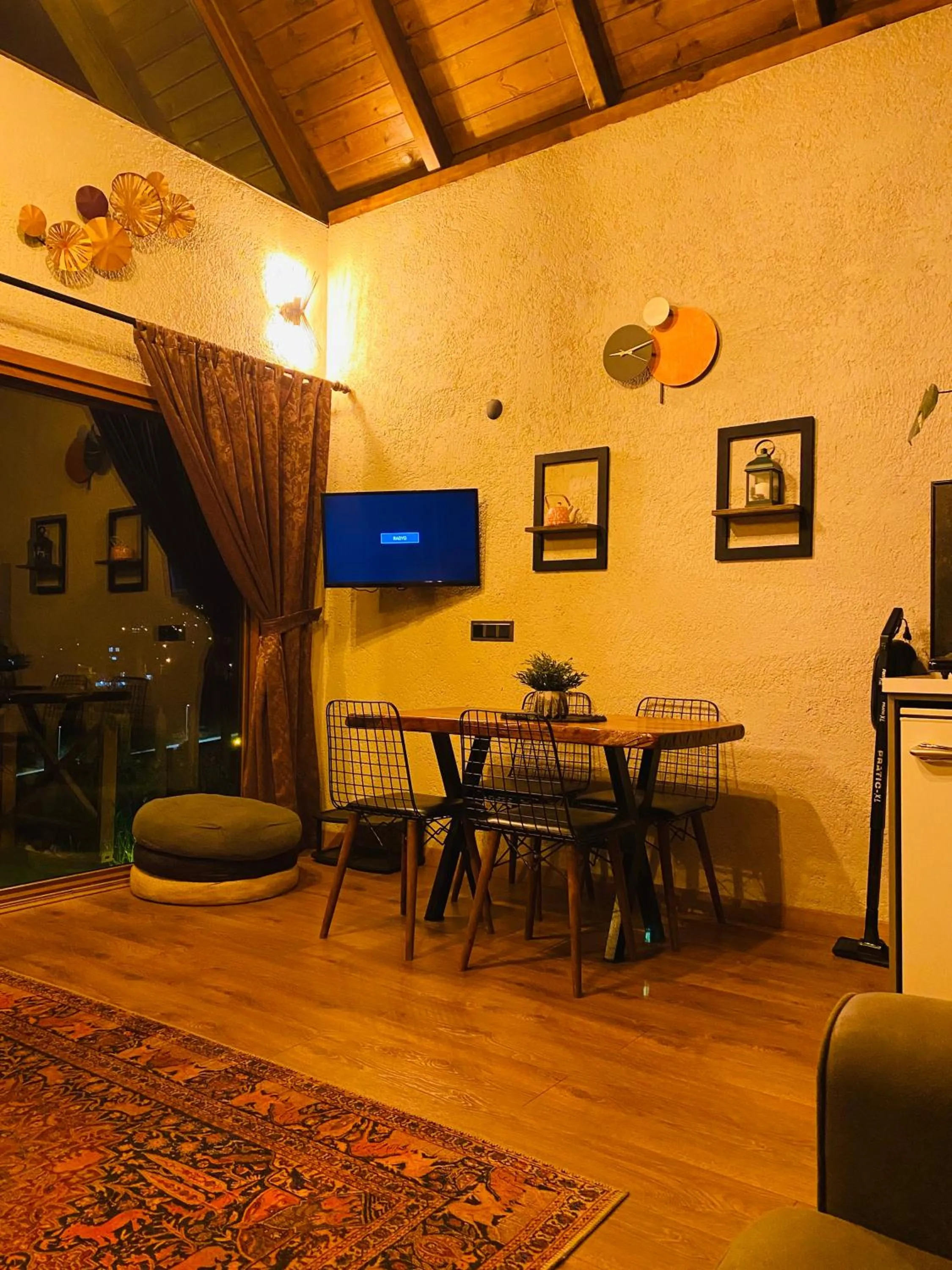 TV and multimedia in Lavinya Suit Bungalov