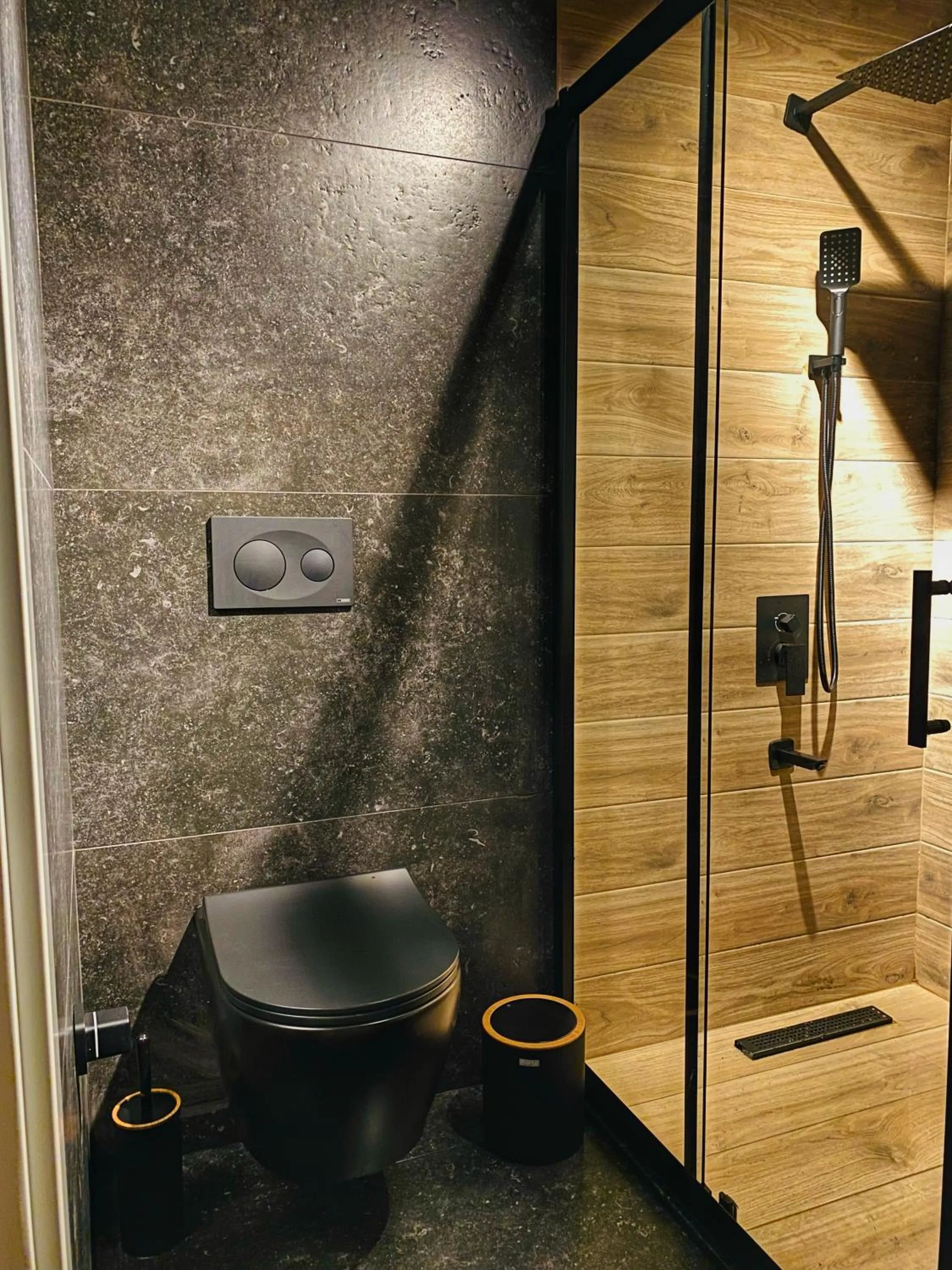 Toilet in Lavinya Suit Bungalov
