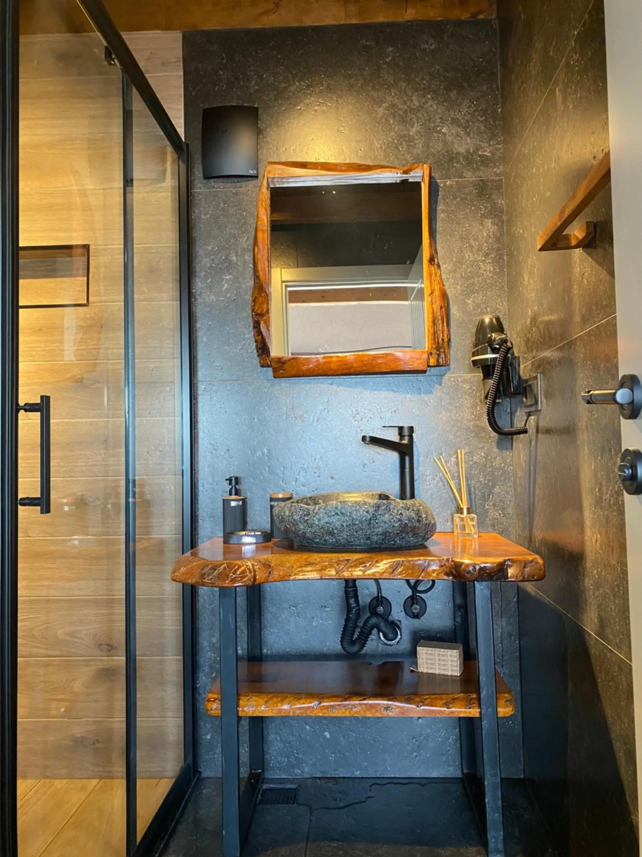 Bathroom in Lavinya Suit Bungalov