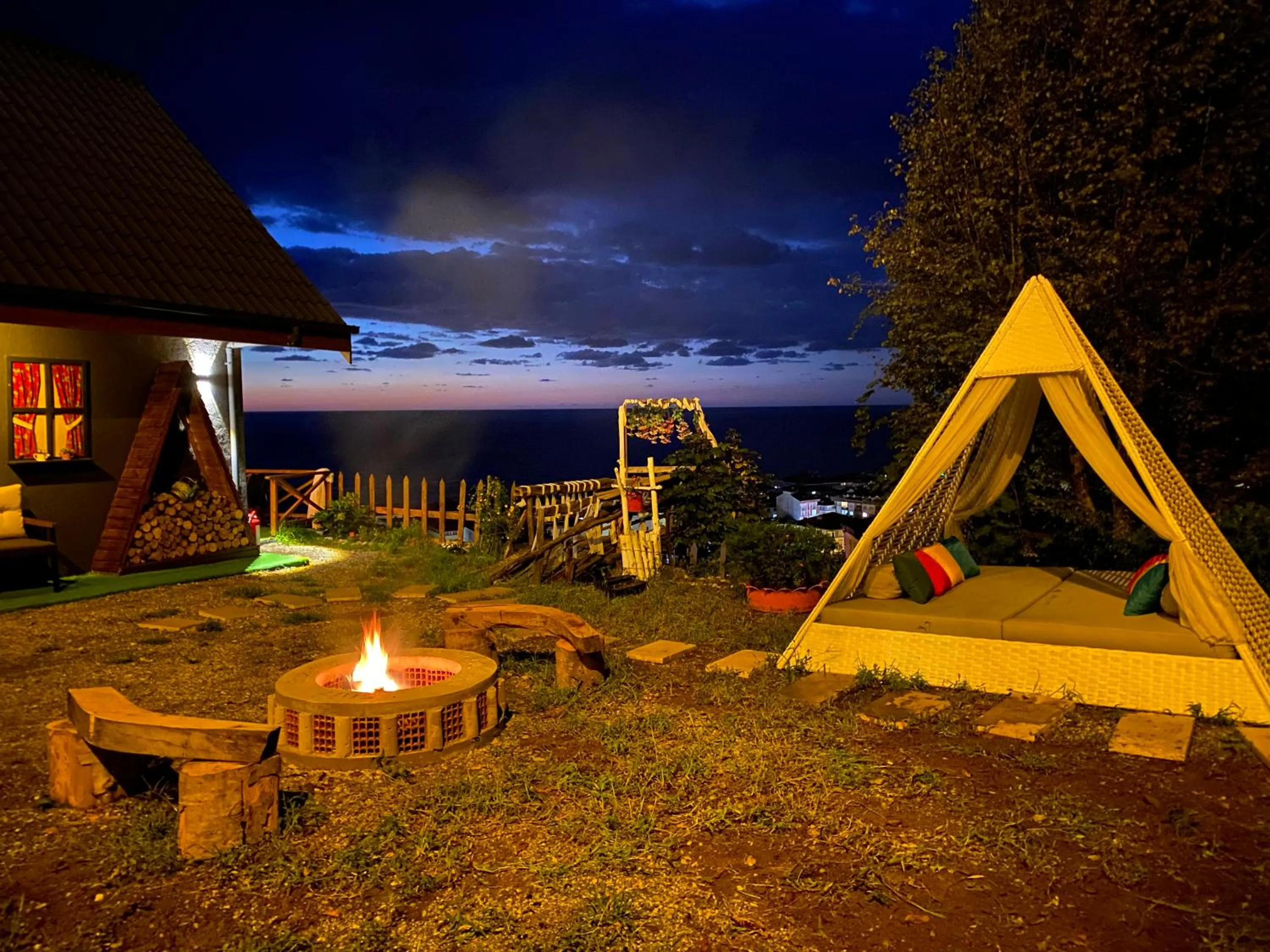 Night in Lavinya Suit Bungalov