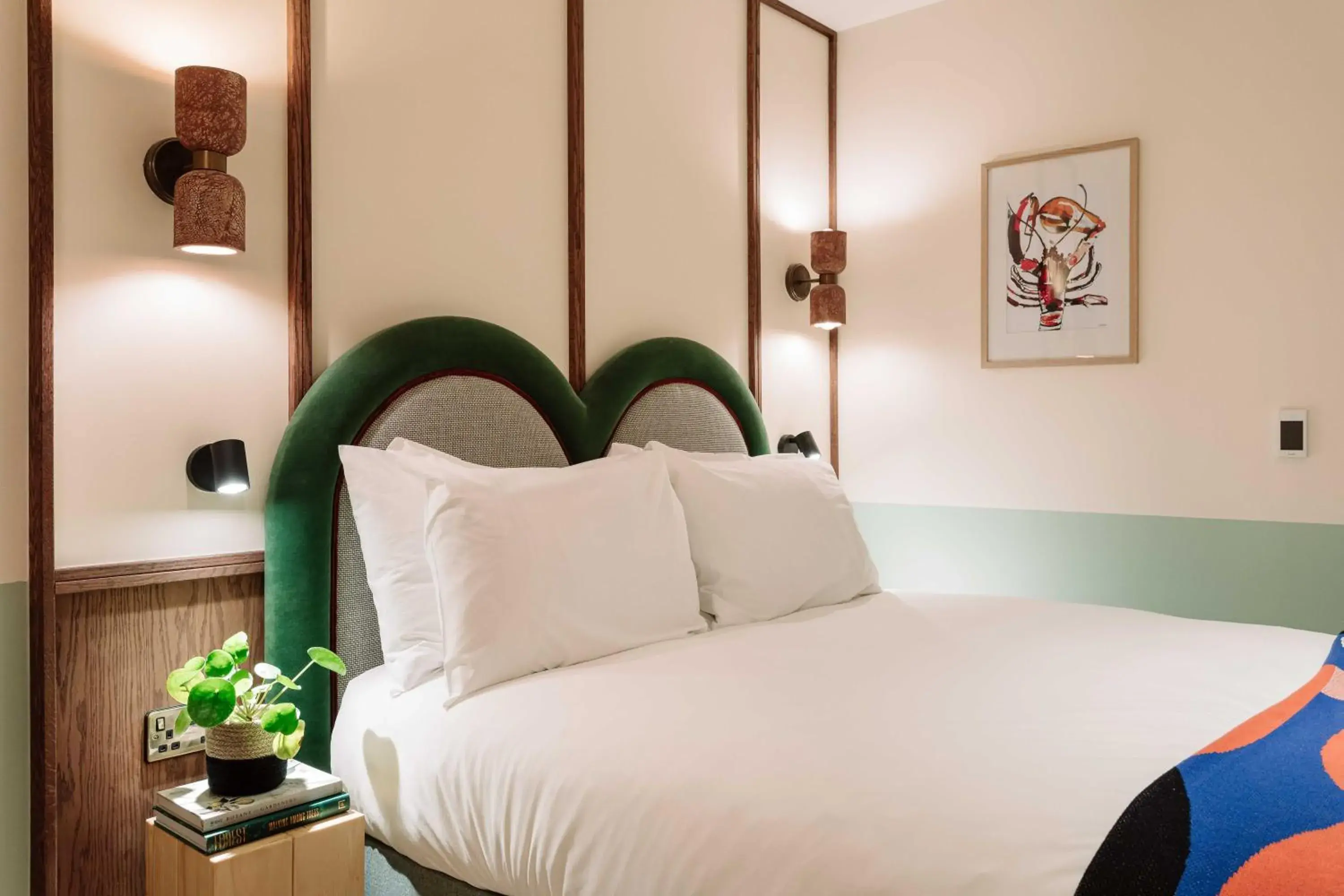 Bed in room2 Belfast Hometel Bed in room2 Belfast Hometel