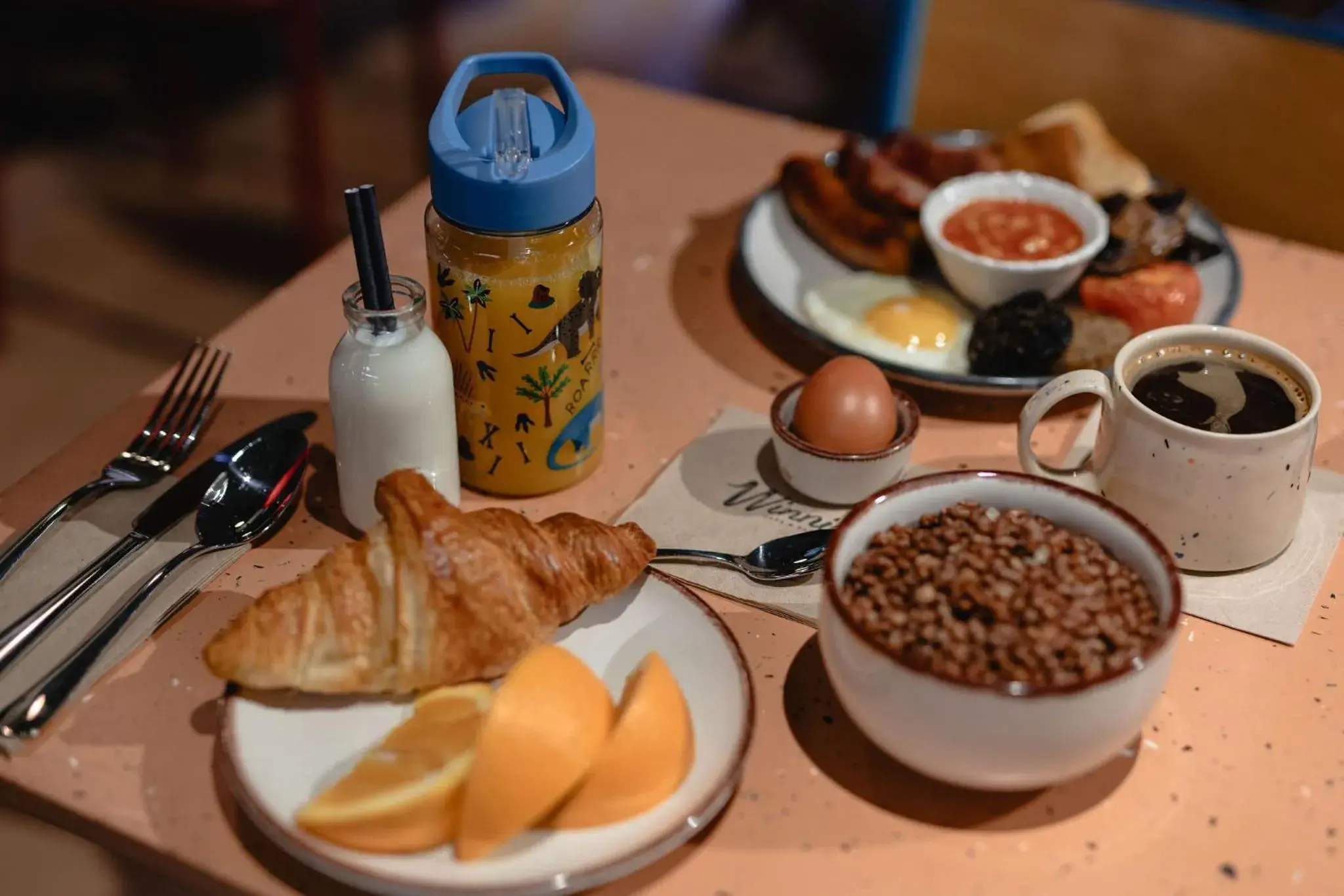 Breakfast in room2 Belfast Hometel Breakfast in room2 Belfast Hometel