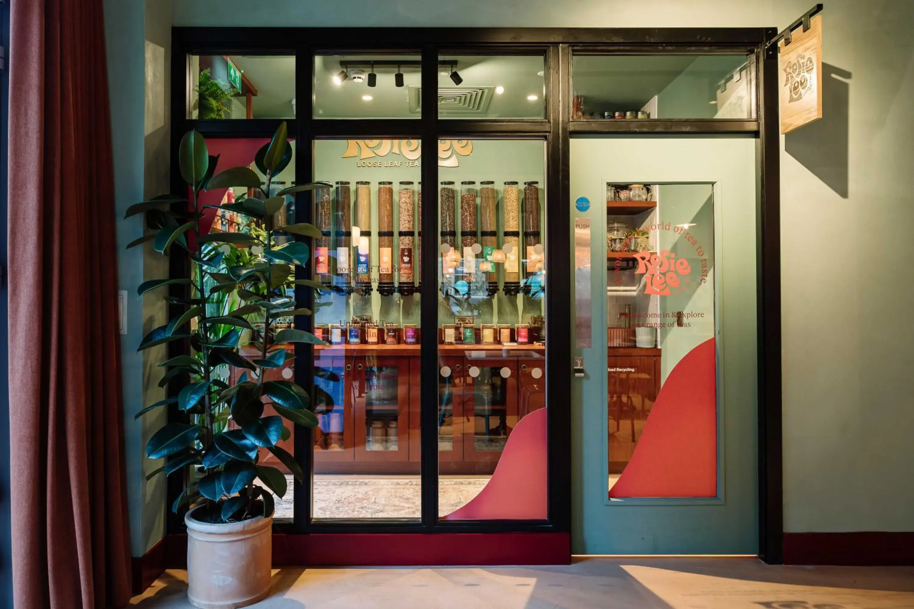 Lounge or bar in room2 Belfast Hometel Lounge or bar in room2 Belfast Hometel