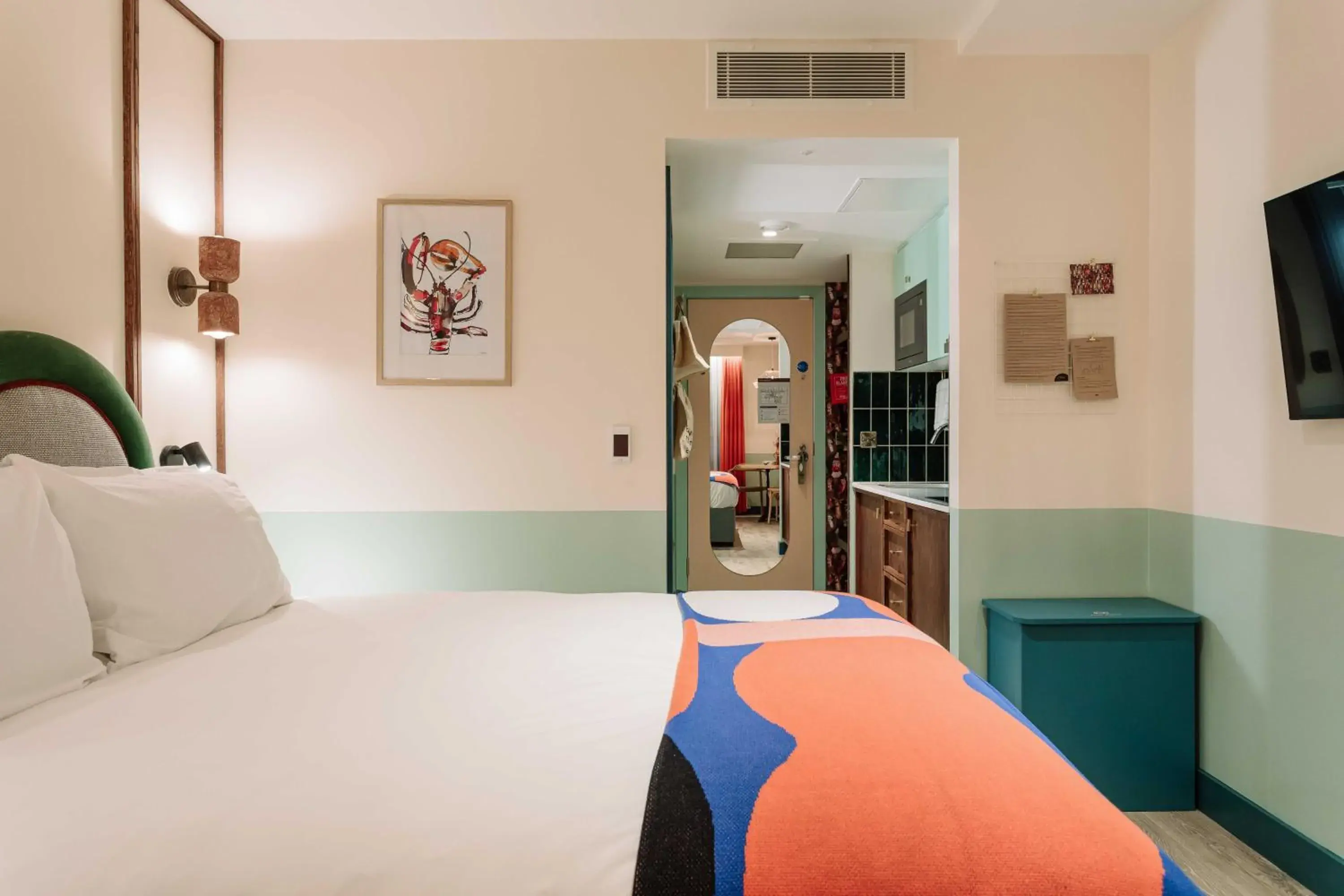 Photo of the whole room, Bed in room2 Belfast Hometel Photo of the whole room, Bed in room2 Belfast Hometel