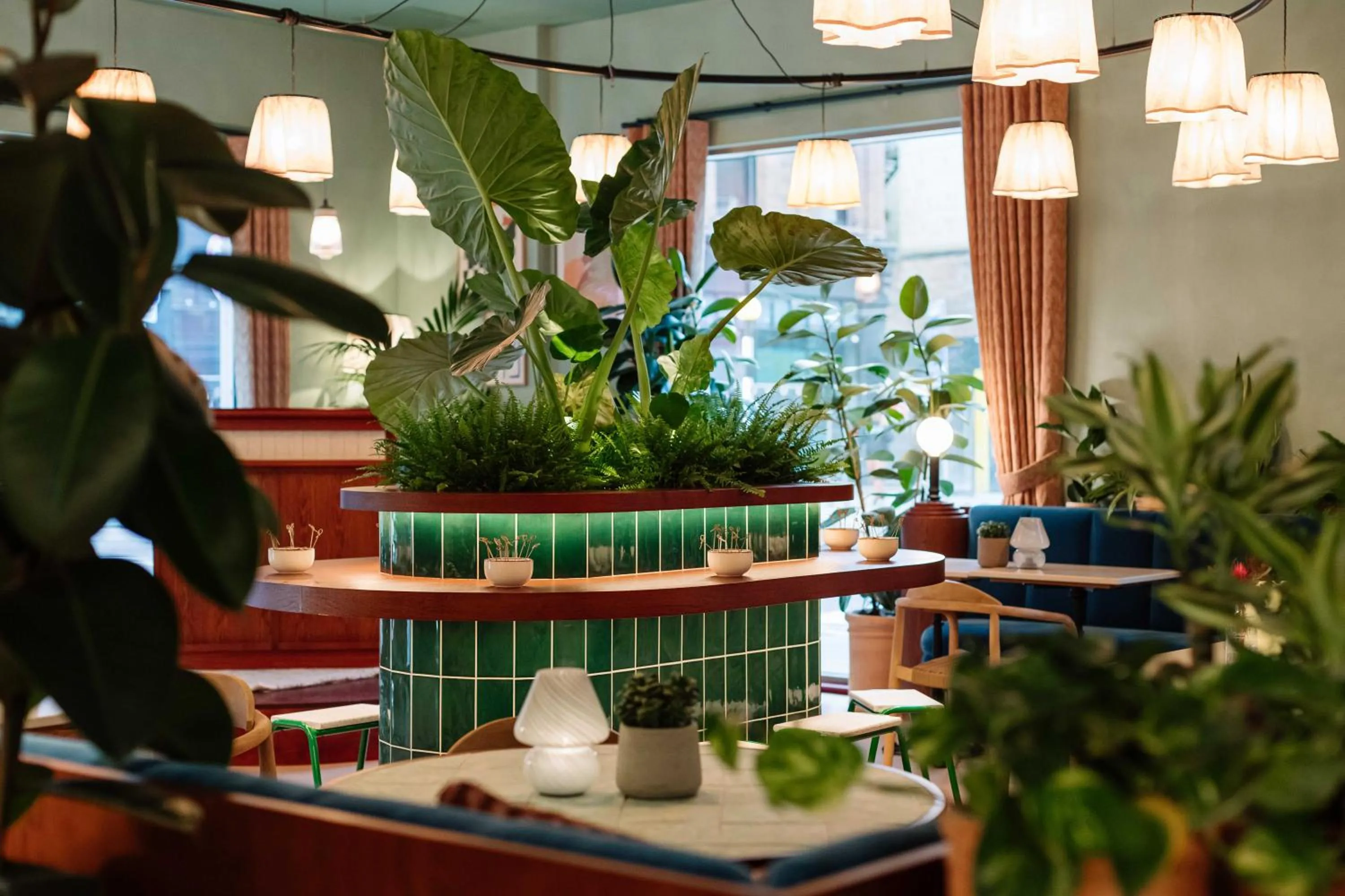 Seating area in room2 Belfast Hometel