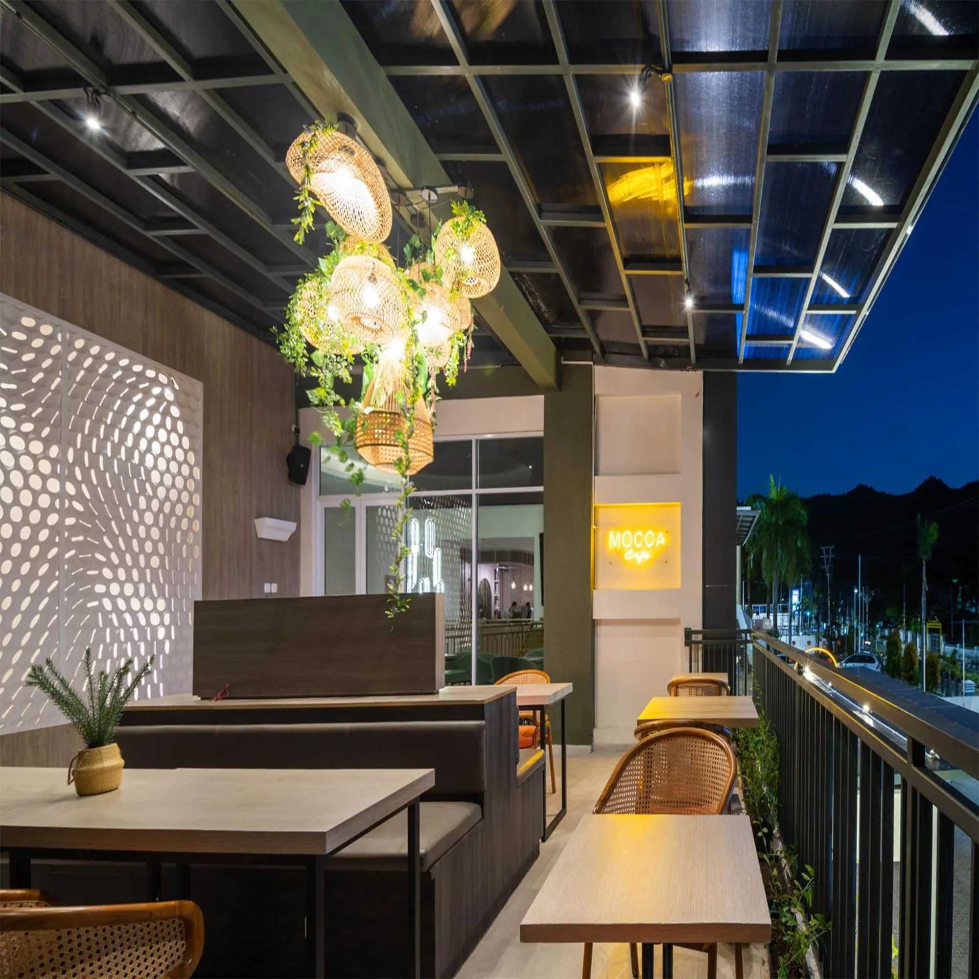 Restaurant/places to eat in Yulia Hotel Managed by HIG