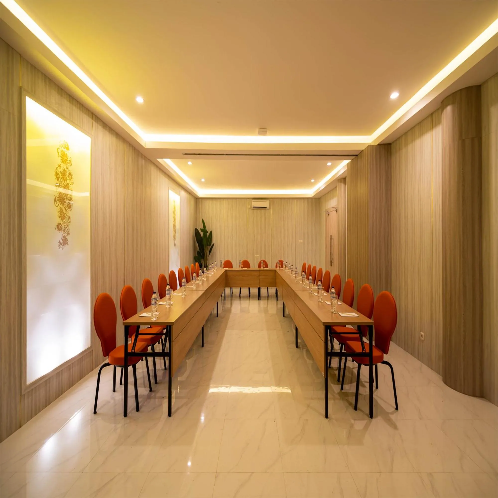 Meeting/conference room in Yulia Hotel Managed by HIG