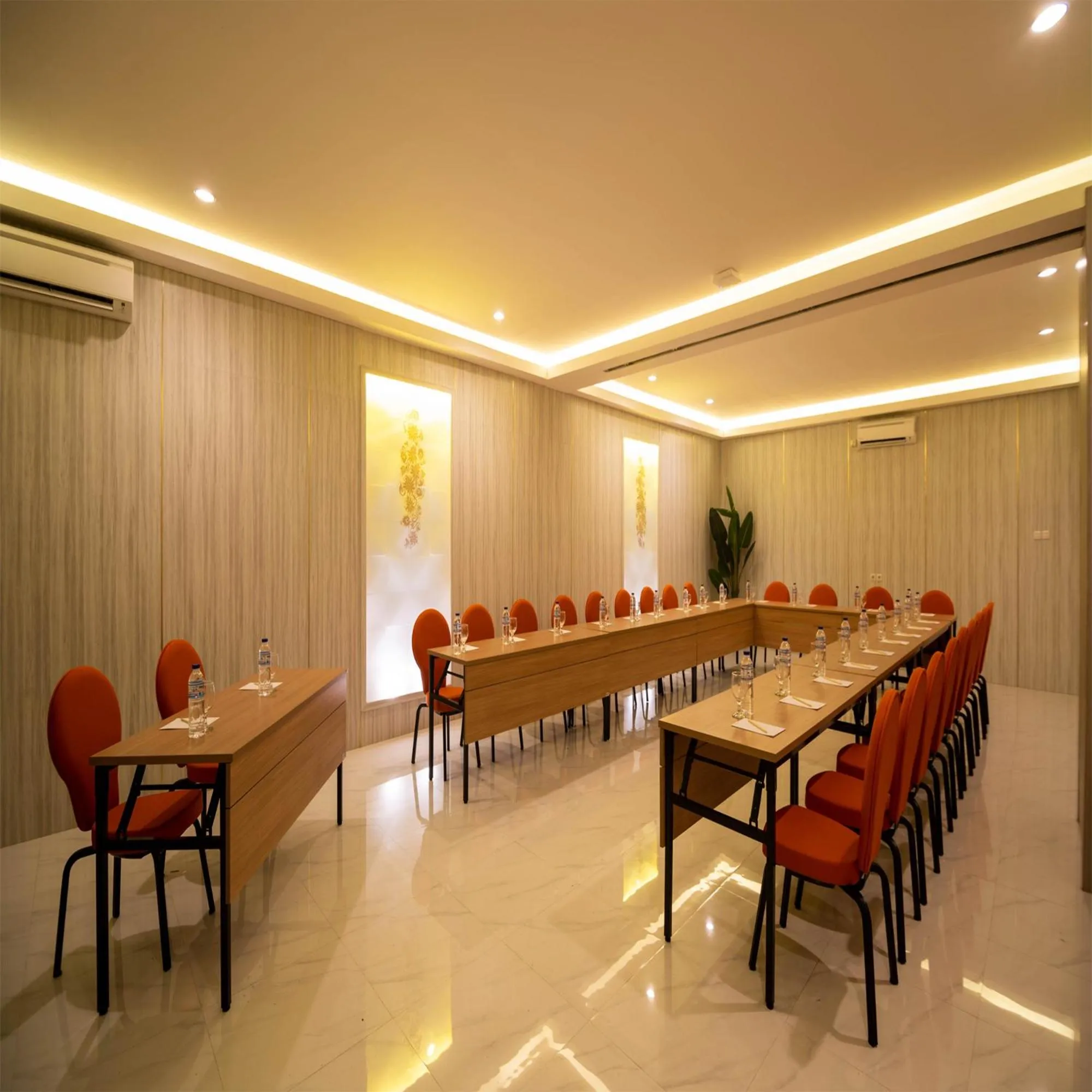Meeting/conference room in Yulia Hotel Managed by HIG