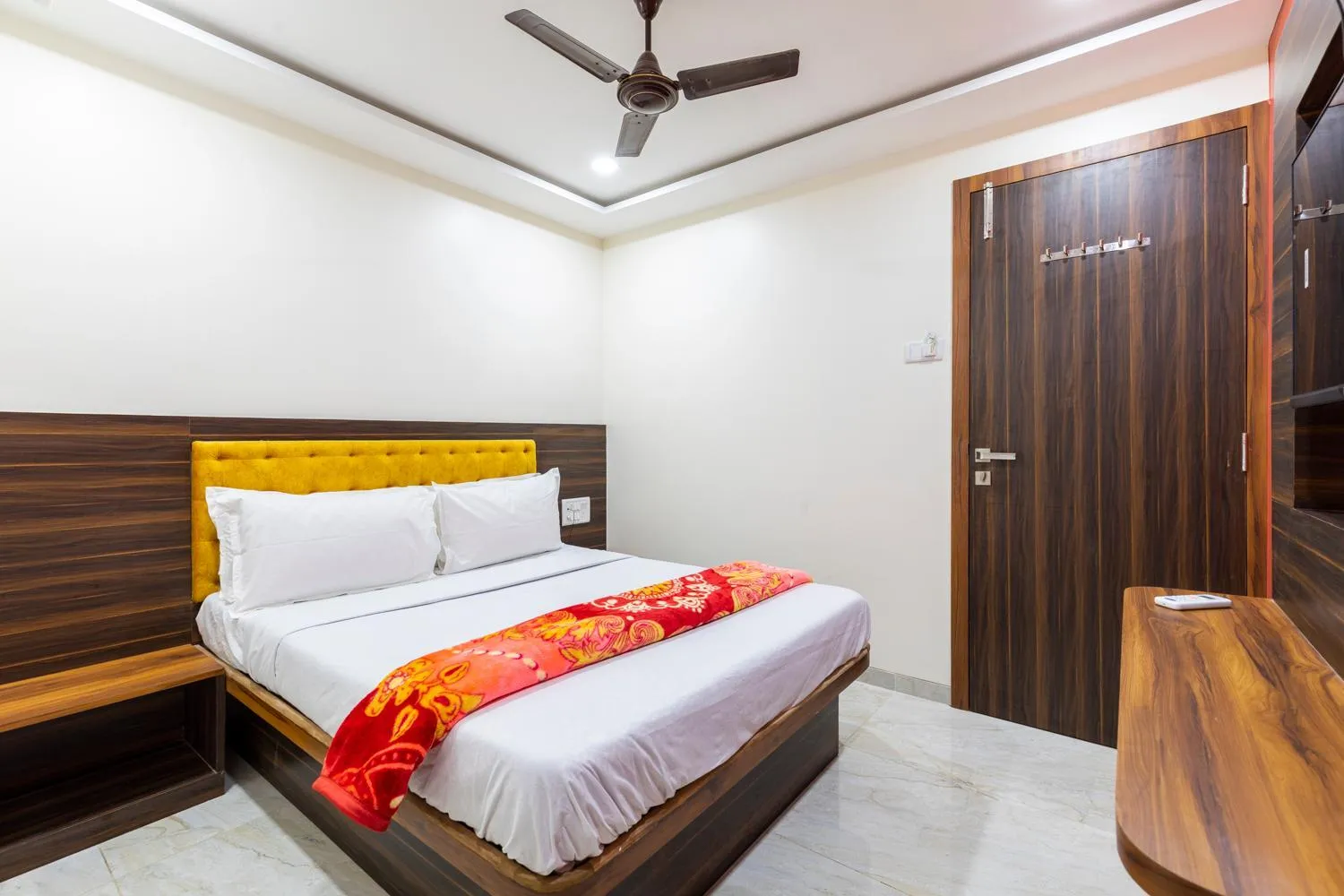 Bed in Hotel Samrat Palace