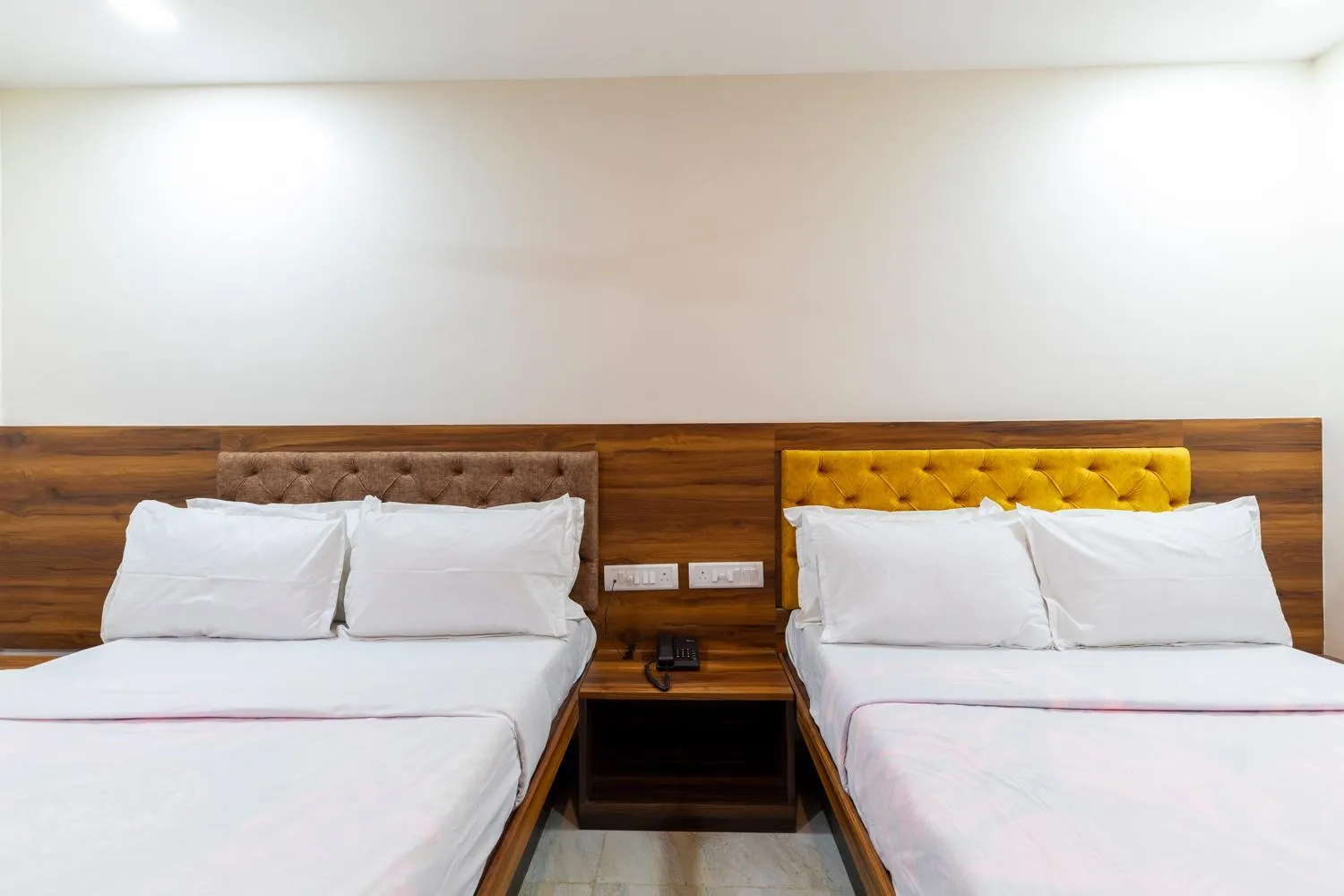 Bed in Hotel Samrat Palace