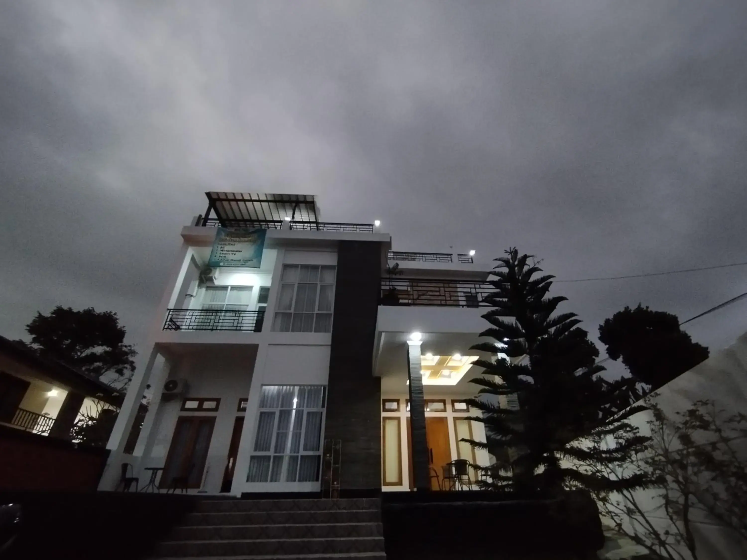 Property building in Saira Hotel dan Homestay Syariah Property building in Saira Hotel dan Homestay Syariah