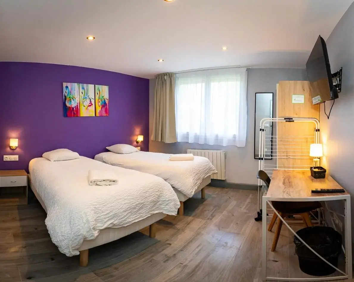 Twin Room in Résidence Hermès Paris Orly Aéroport Twin Room in Résidence Hermès Paris Orly Aéroport