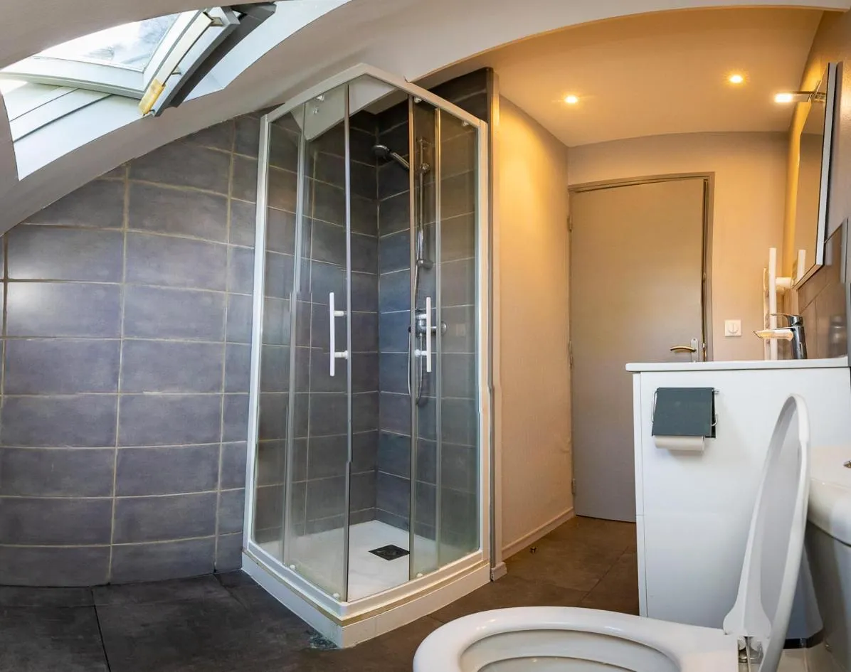 Shower in Résidence Hermès Paris Orly Aéroport