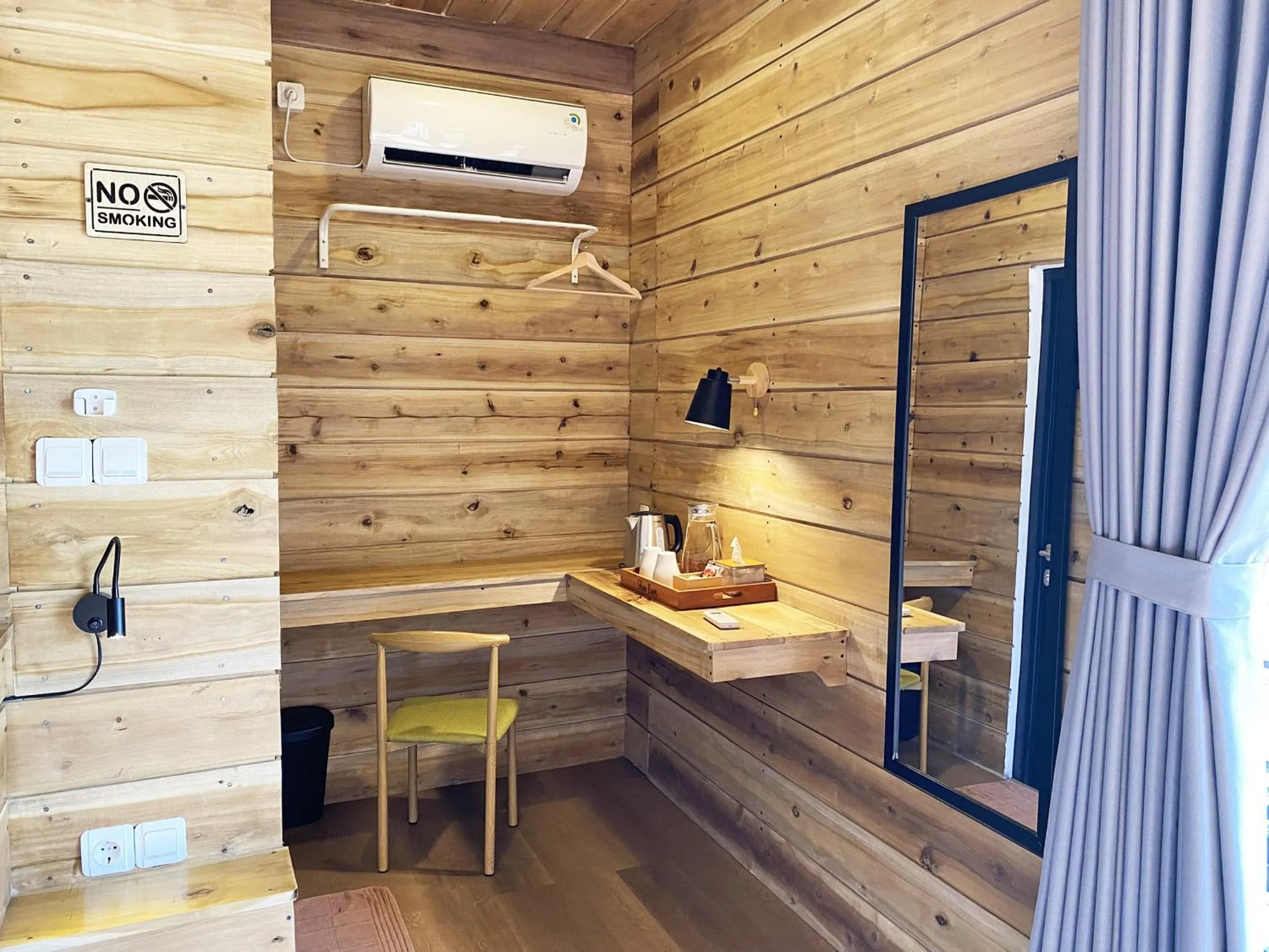 room service in Shine River