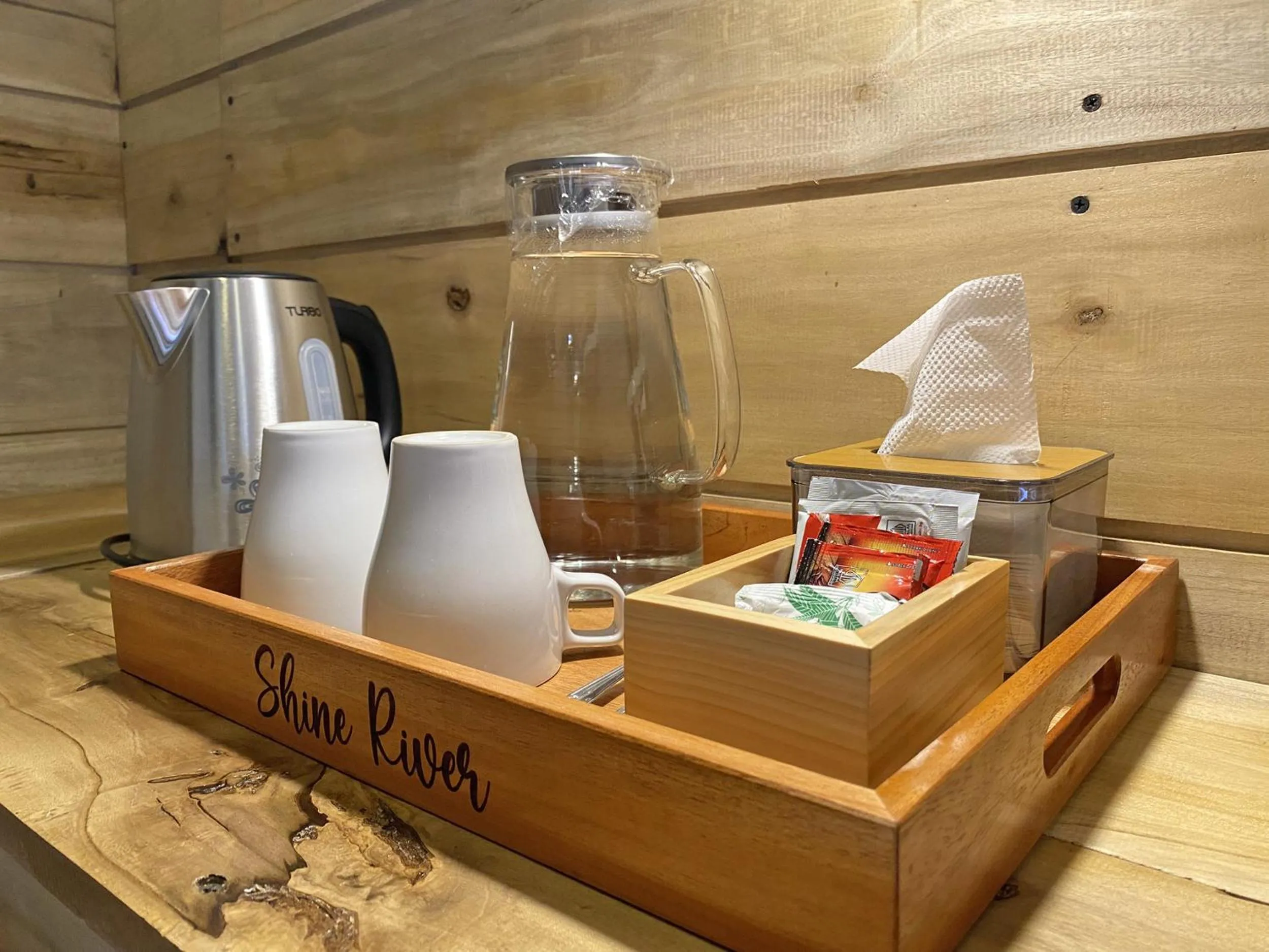 Coffee/tea facilities in Shine River