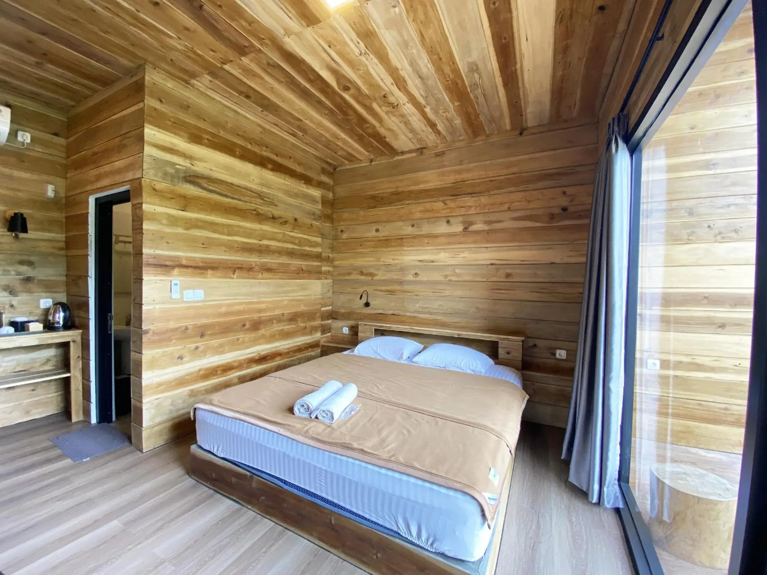 Photo of the whole room, Bed in Shine River Photo of the whole room, Bed in Shine River