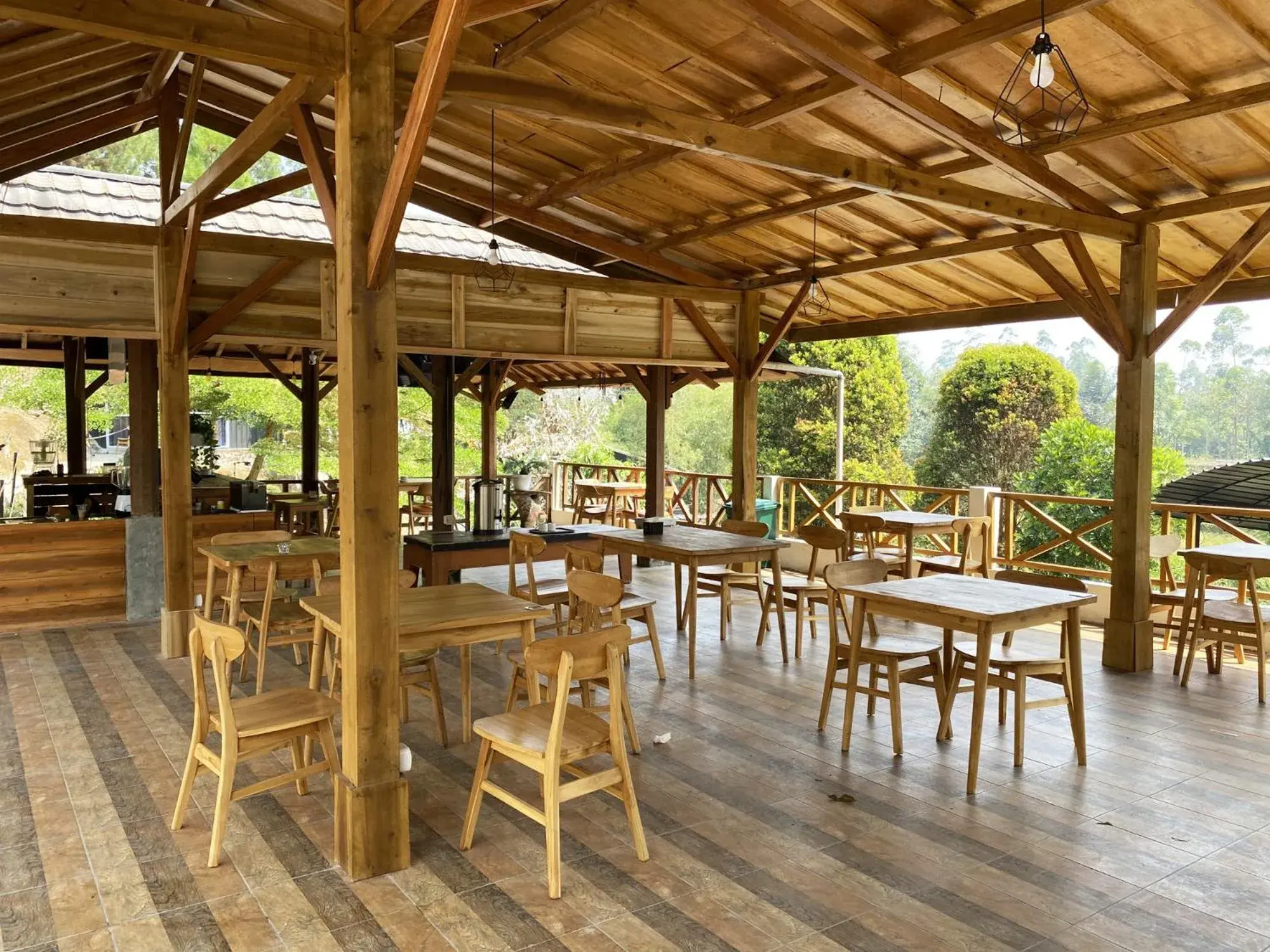 Restaurant/places to eat in Shine River Restaurant/places to eat in Shine River