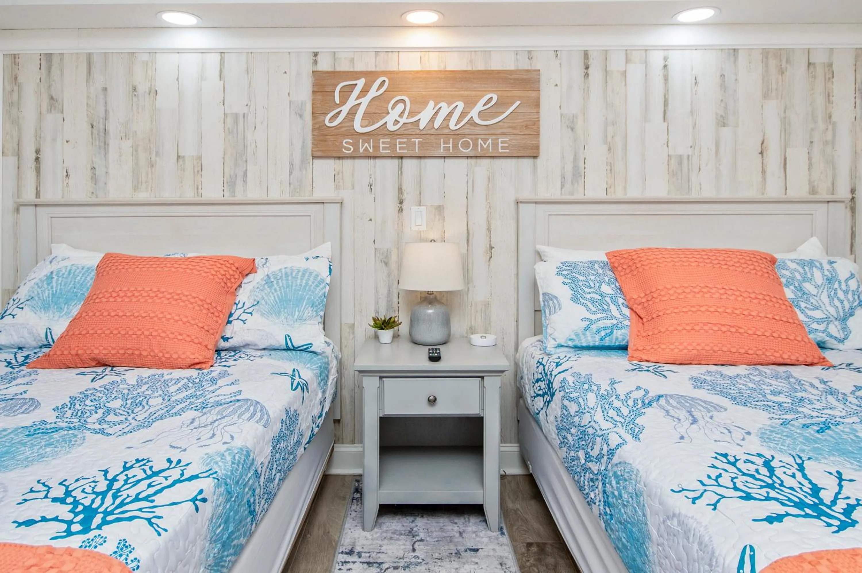 Bedroom, Bed in Sea Breeze