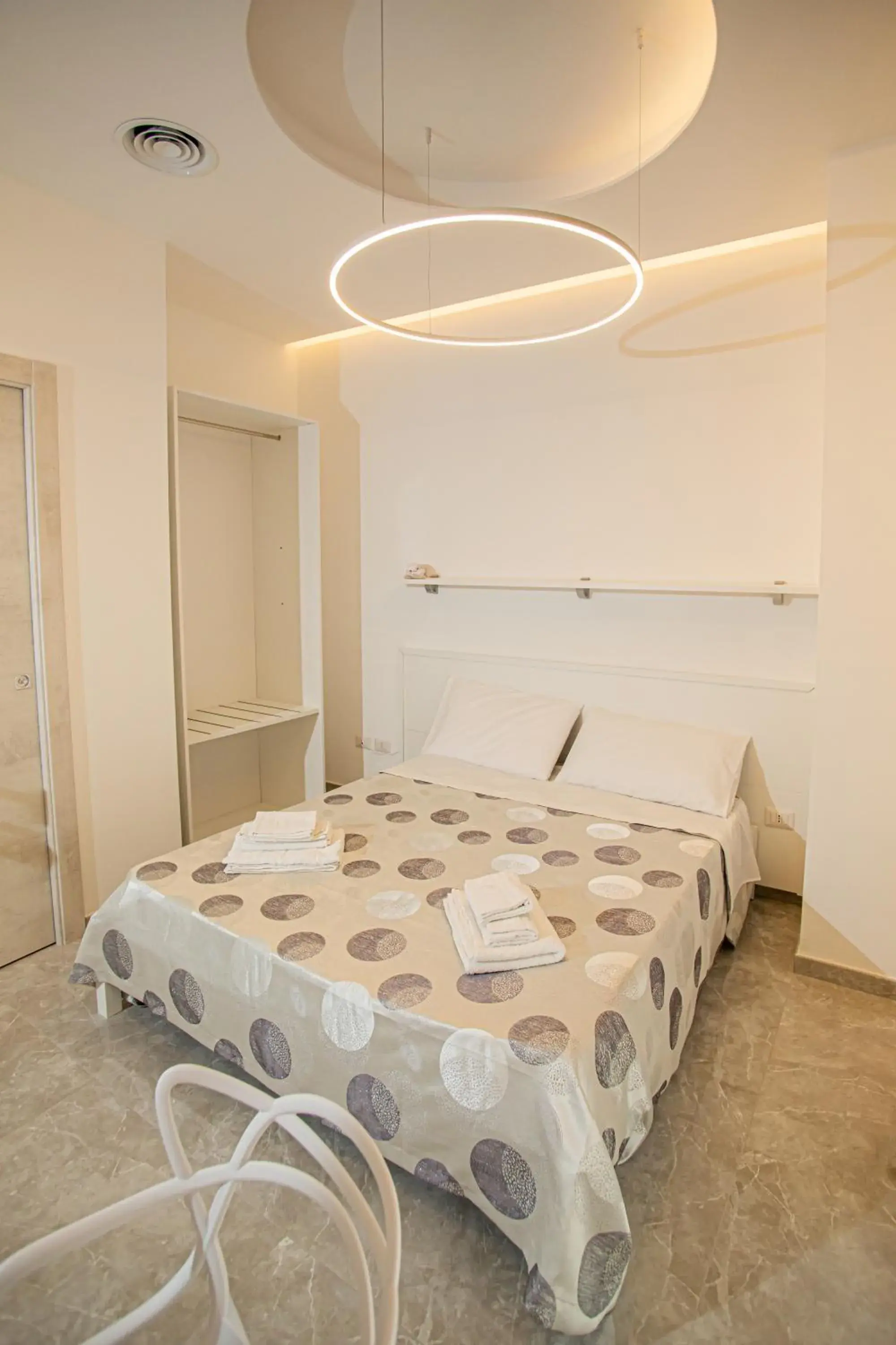 Double Room with Private Bathroom in Forever Luxury Rooms Double Room with Private Bathroom in Forever Luxury Rooms