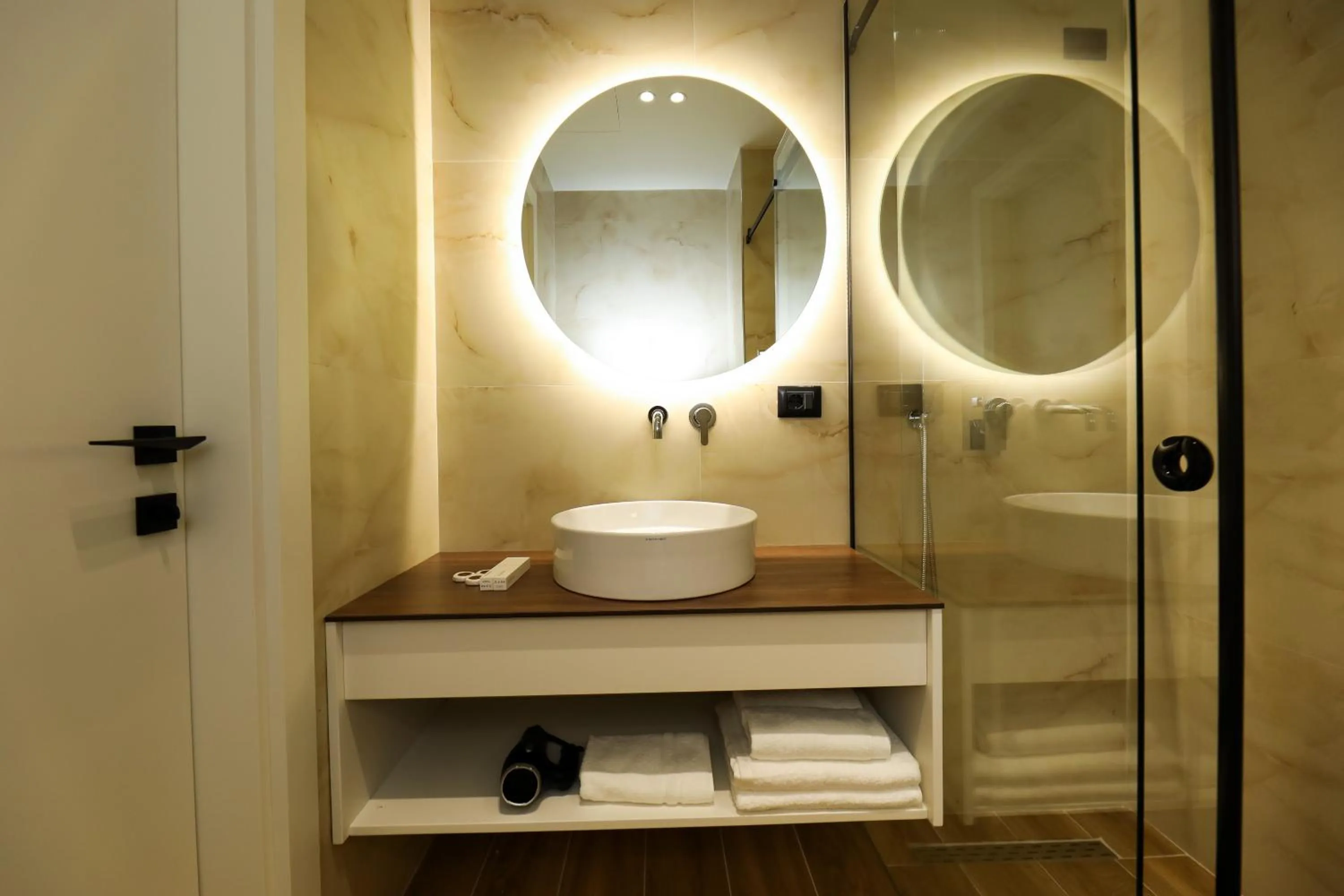 Shower in Hotel Adore