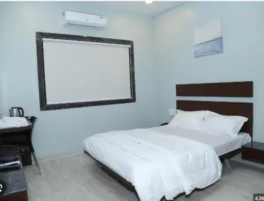 Standard Double Room with Fan in Hotel Rahul Regency, Aurangabad Standard Double Room with Fan in Hotel Rahul Regency, Aurangabad