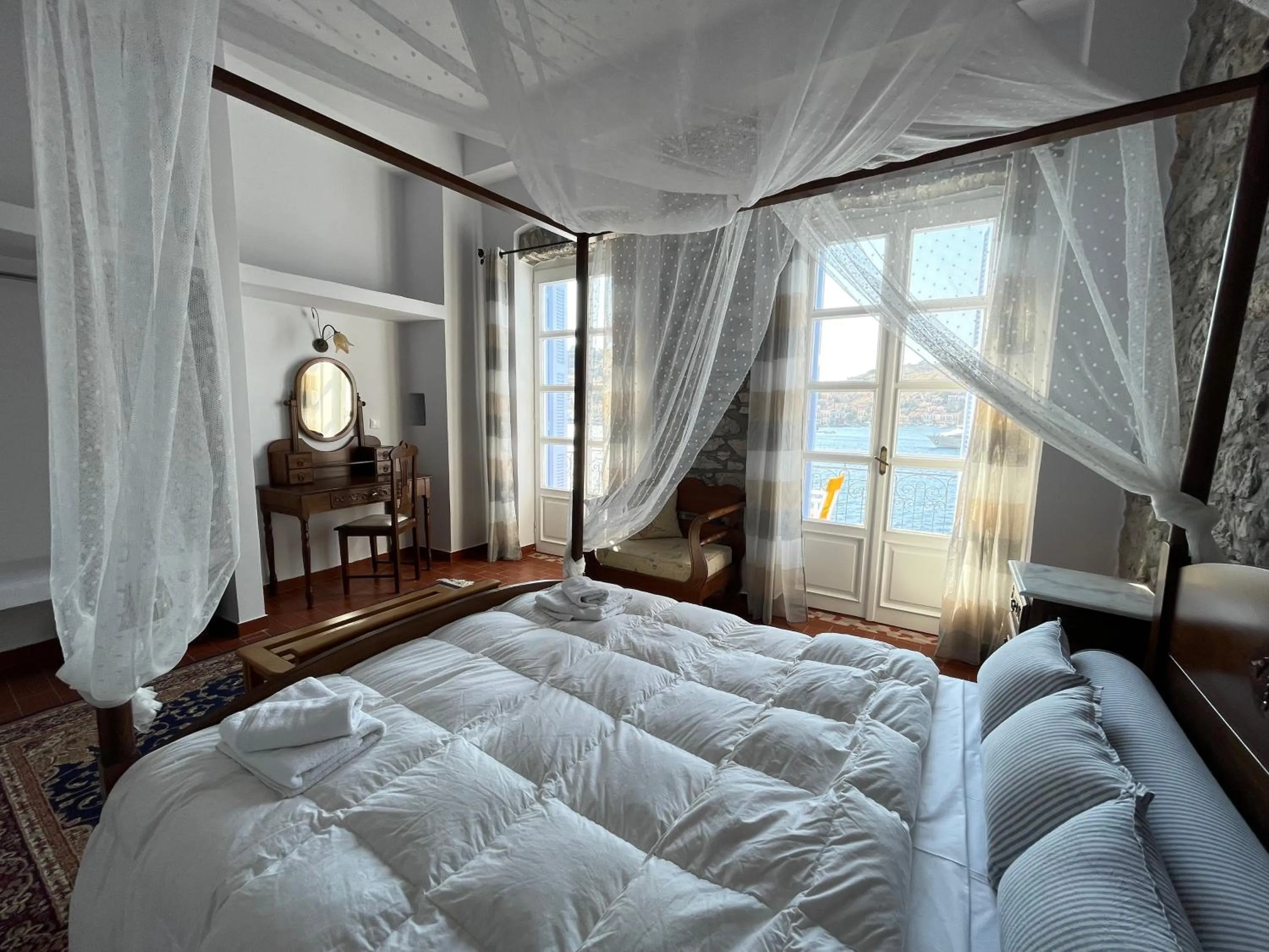 Photo of the whole room, Bed in Anamar Symi Residences