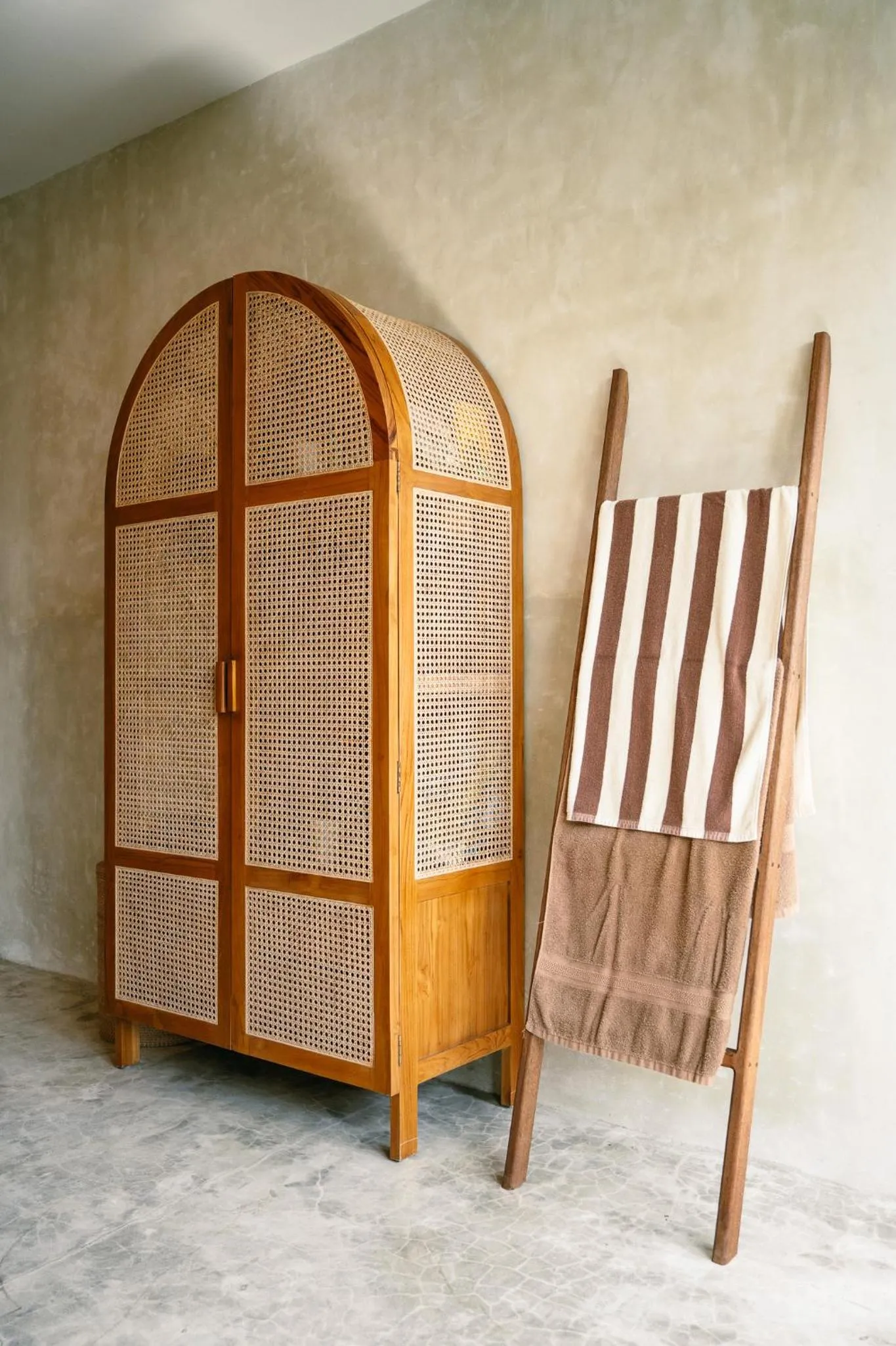 Photo of the whole room in Kala Surf Camp