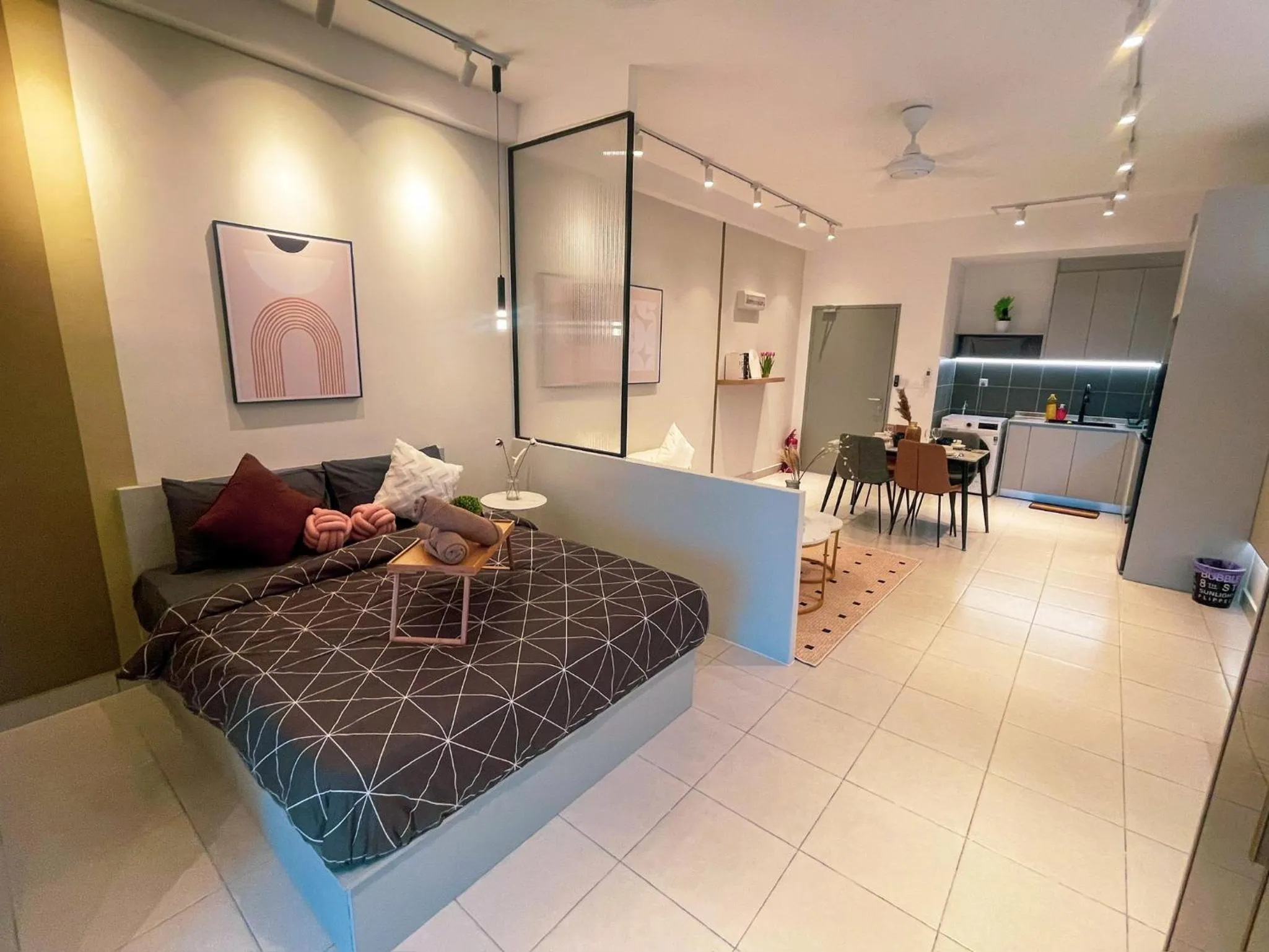 Bed in Netizen Cozy Suite By GUESTONIC