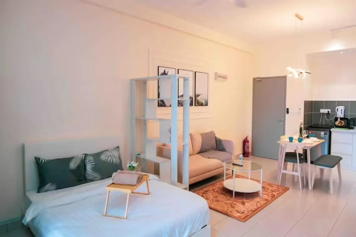 Bed in Netizen Cozy Suite By GUESTONIC