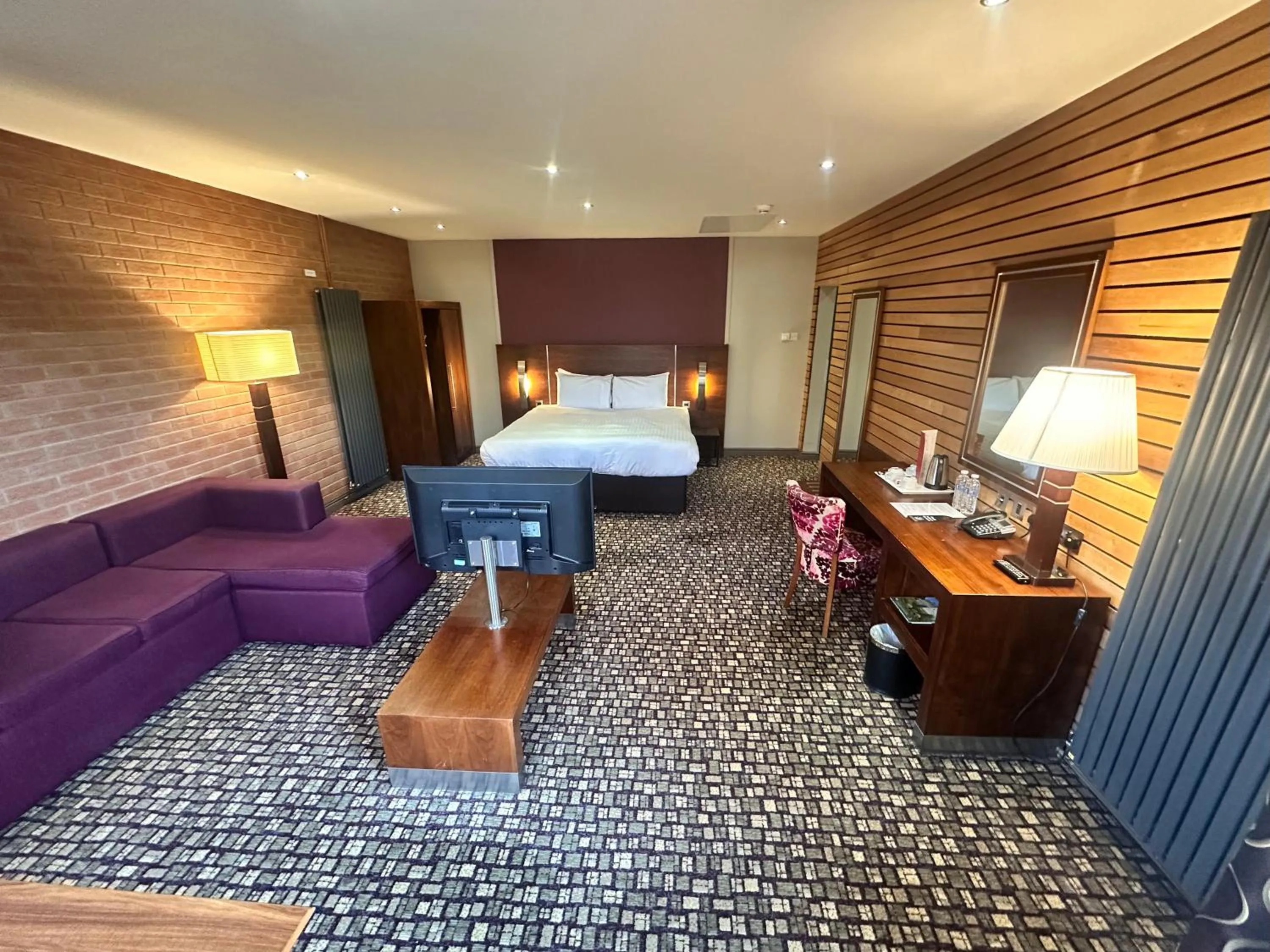 Property building, Bed in The Rutland Hotel